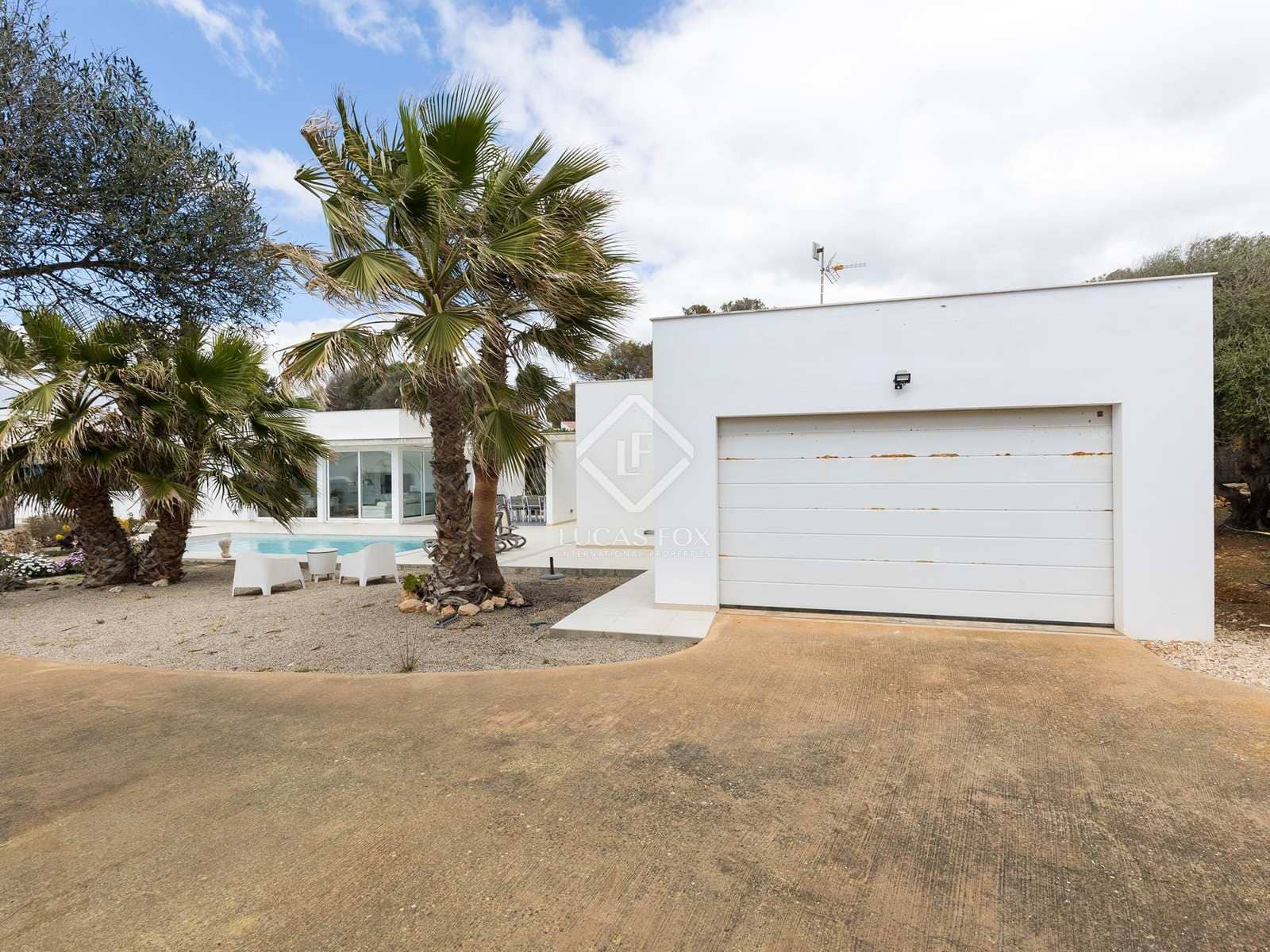 4 soveværelse Villa til salg i San Luis / Sant Lluis med swimmingpool garage - € 1.200.000 (Ref: 7754057)