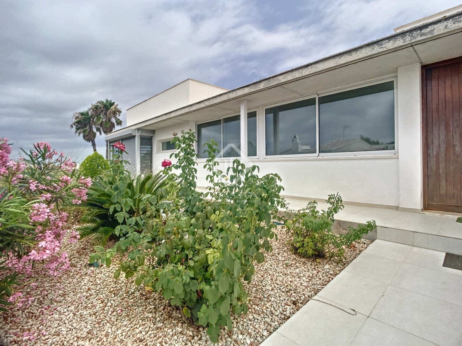 4 soveværelse Villa til salg i San Luis / Sant Lluis med swimmingpool garage - € 1.200.000 (Ref: 7754057)