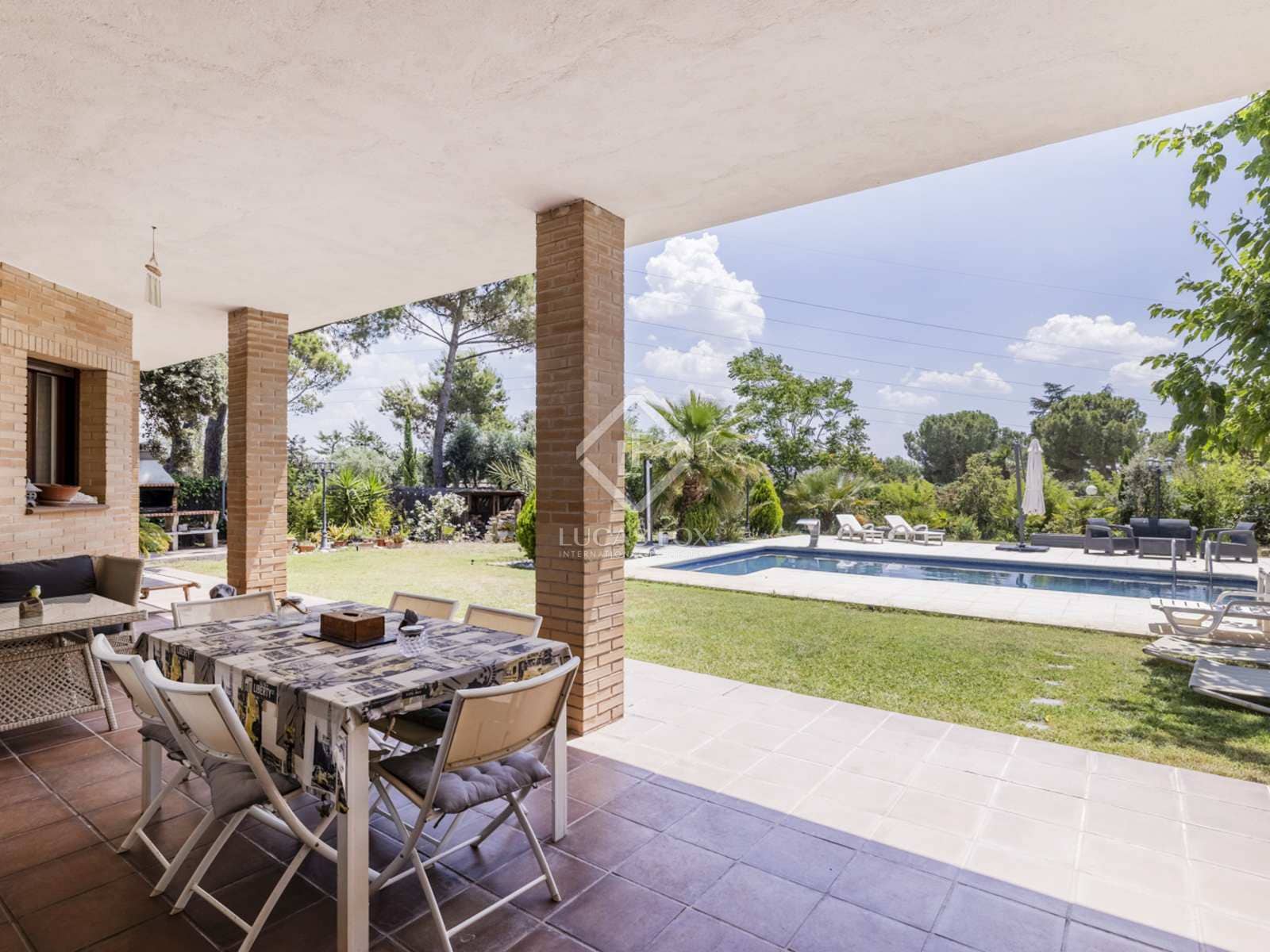 6 Zimmer Villa zu verkaufen in Boadilla del Monte mit Pool Garage - 2.000.000 € (Ref: 7786533)