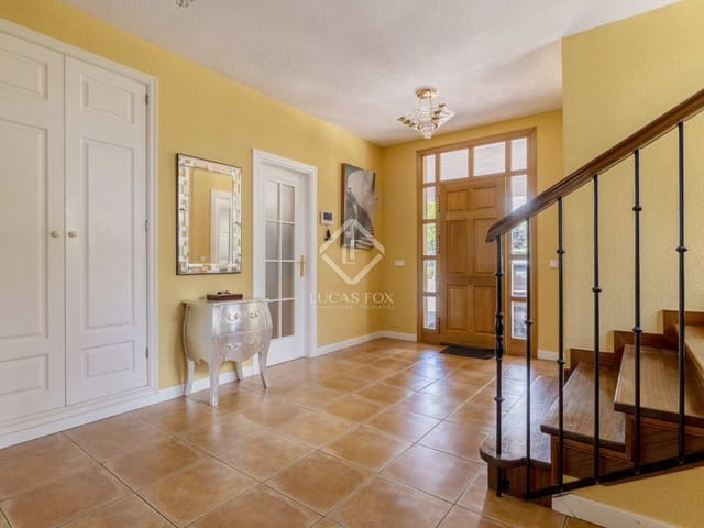 6 makuuhuone Huvila myytävänä paikassa Boadilla del Monte mukana uima-altaan 
autotalli - 2 000 000 € (Ref: 7786533)