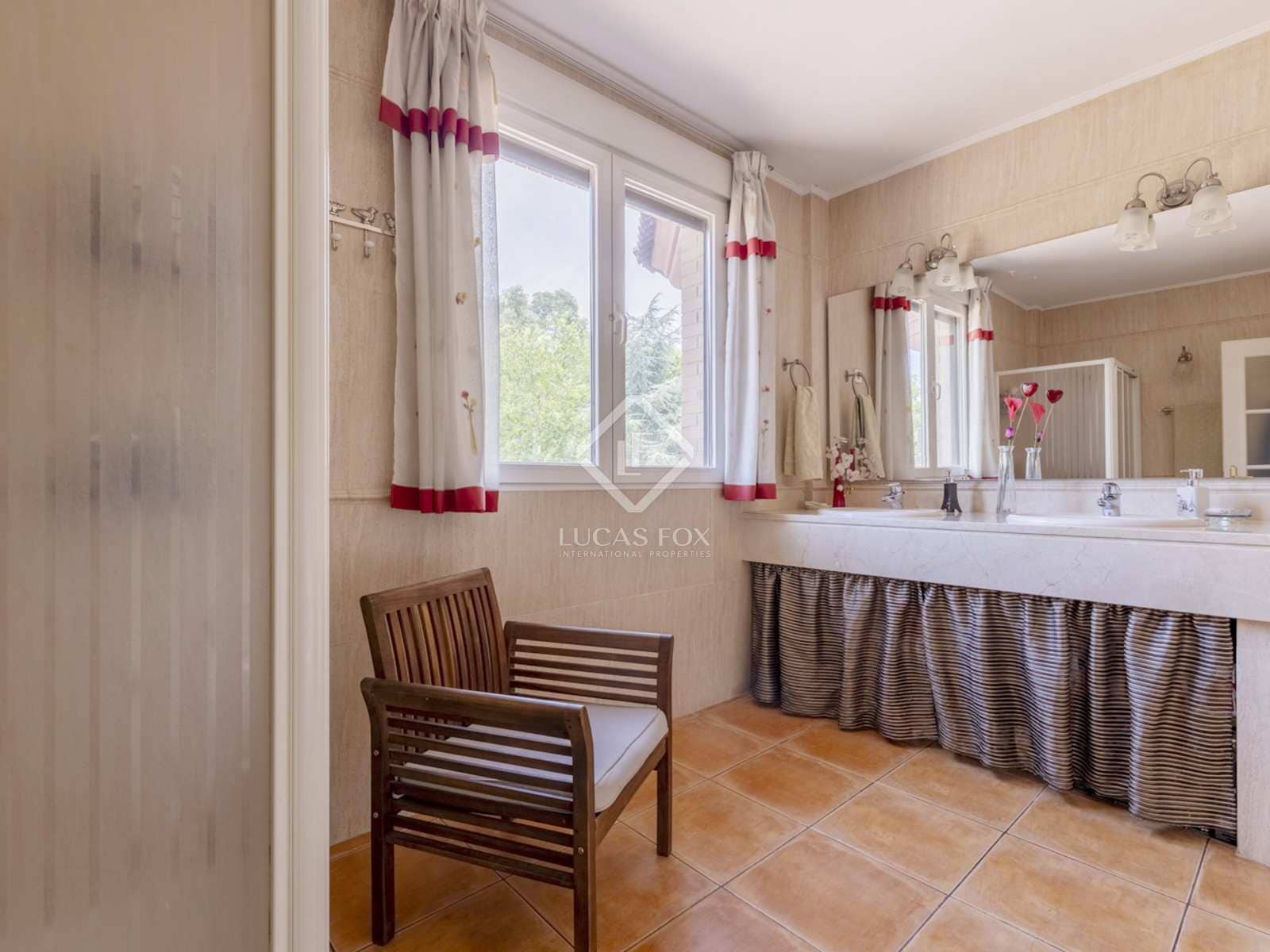 6 Zimmer Villa zu verkaufen in Boadilla del Monte mit Pool Garage - 2.000.000 € (Ref: 7786533)