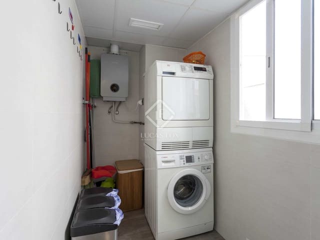 Appartement de 5 chambres à louer à Valence ville avec garage - 3 000 € (Ref: 7788173)