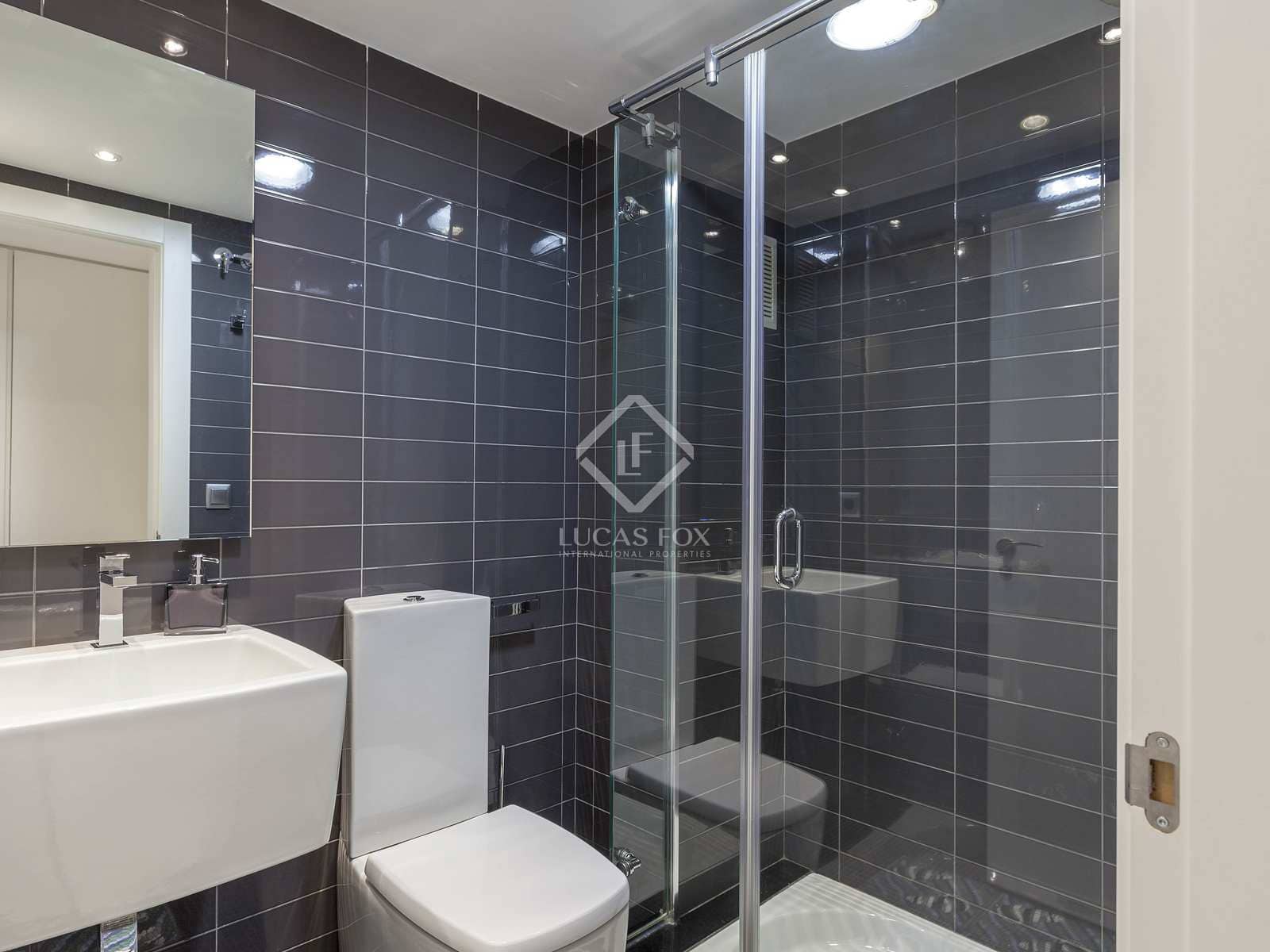 Appartement de 5 chambres à louer à Valence ville avec garage - 3 000 € (Ref: 7788173)