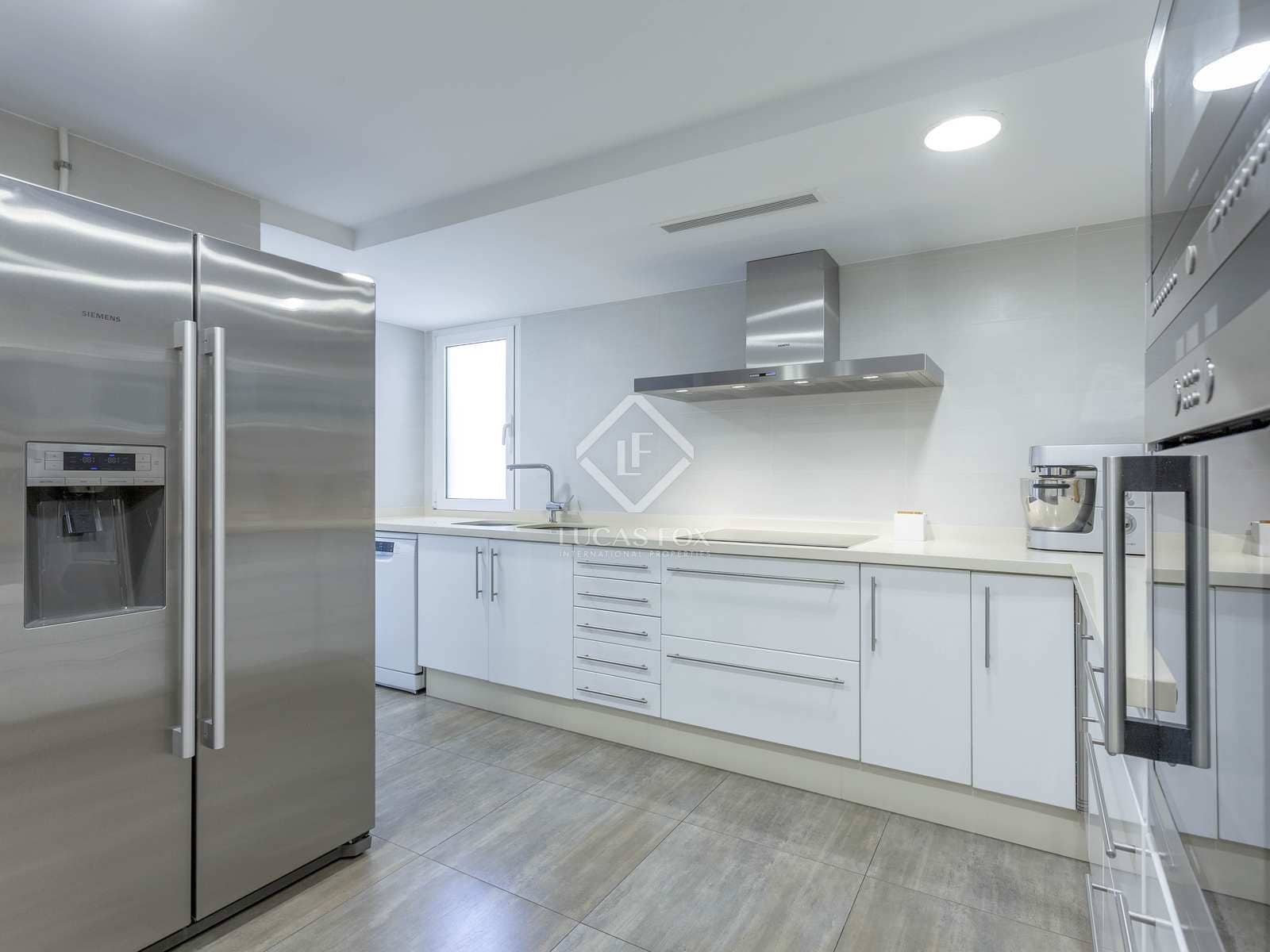Appartement de 5 chambres à louer à Valence ville avec garage - 3 000 € (Ref: 7788173)