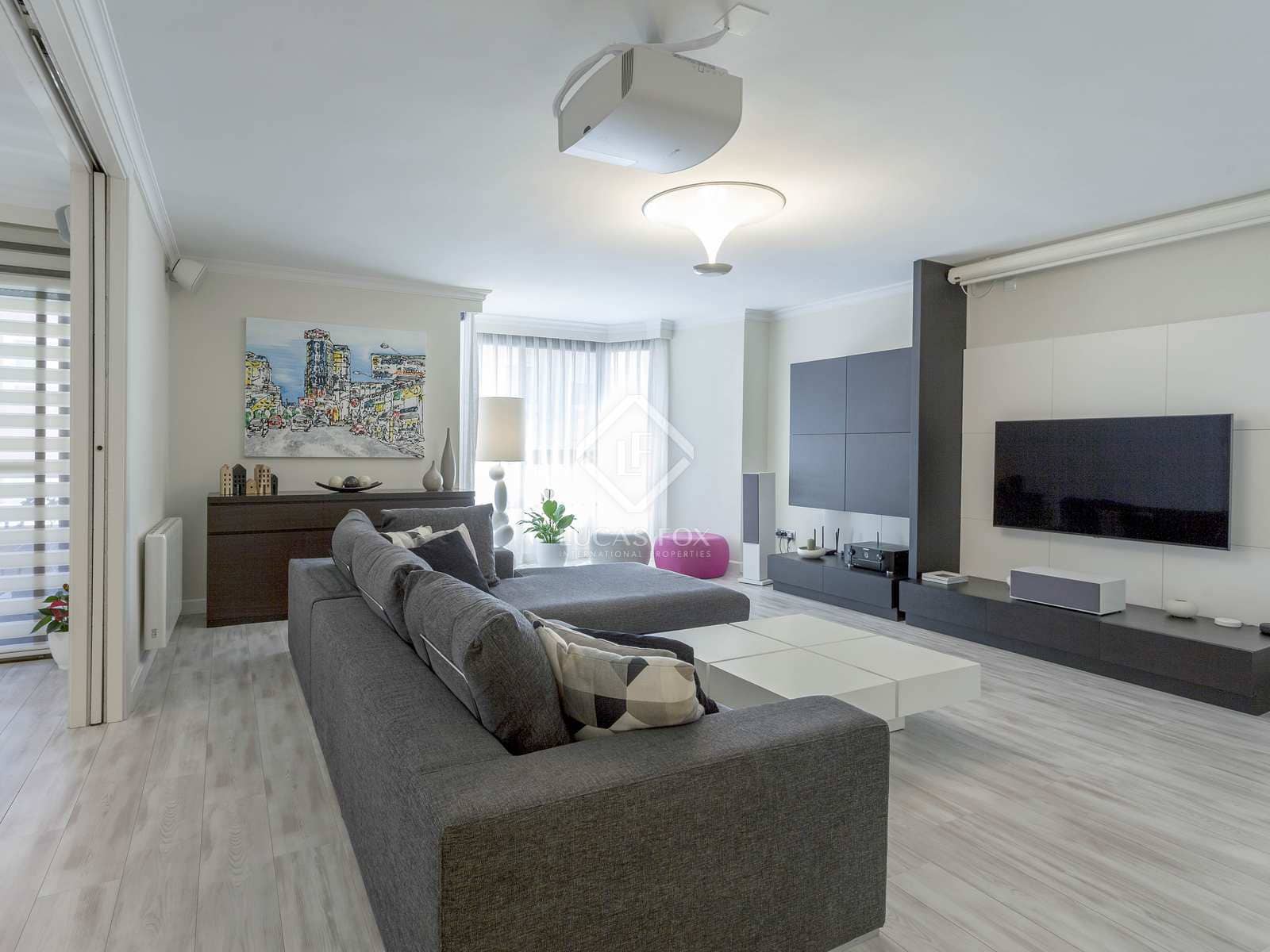 Appartement de 5 chambres à louer à Valence ville avec garage - 3 000 € (Ref: 7788173)