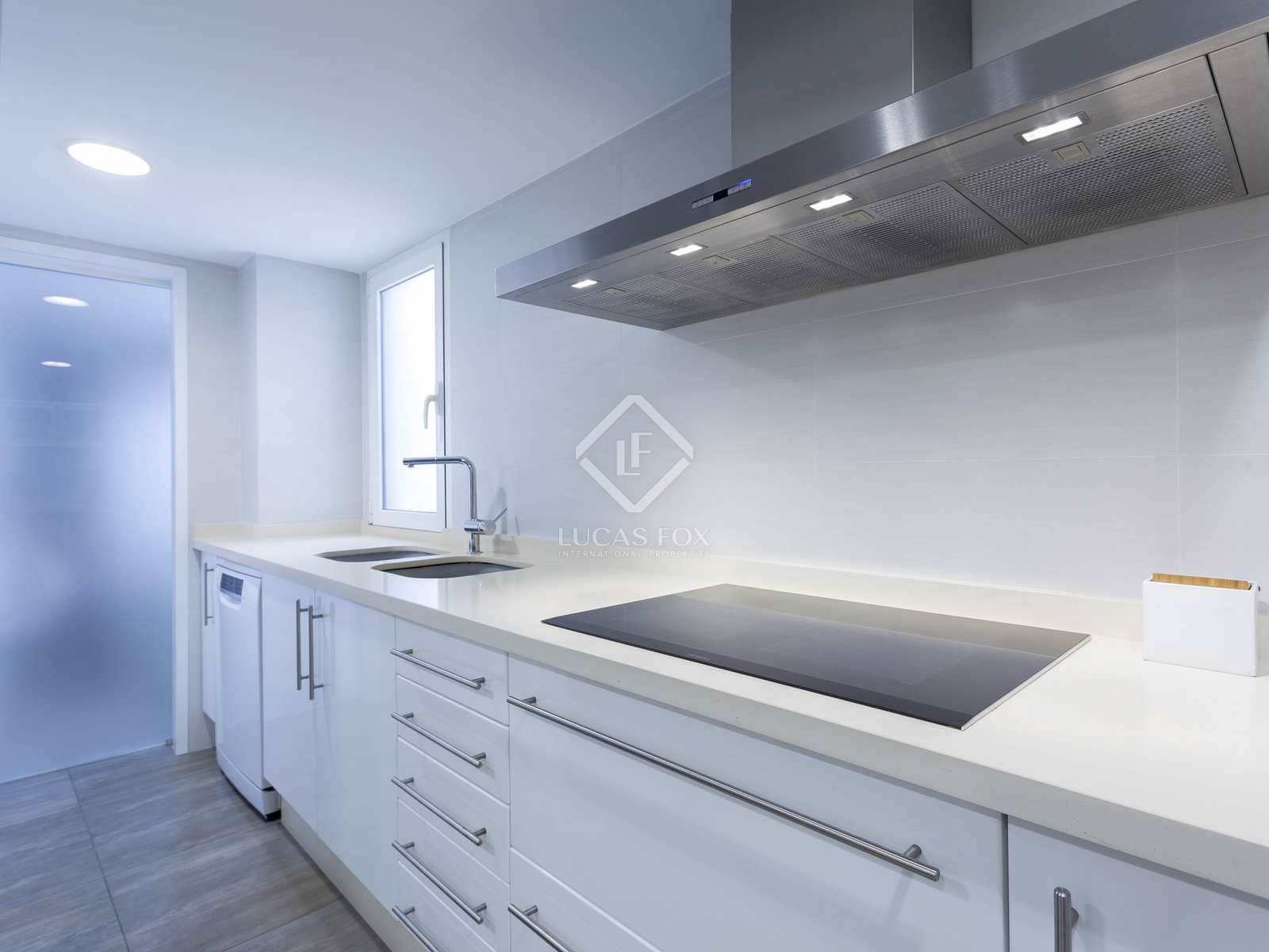 Appartement de 5 chambres à louer à Valence ville avec garage - 3 000 € (Ref: 7788173)