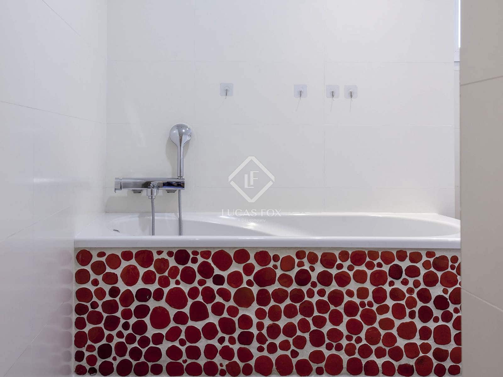 Appartement de 5 chambres à louer à Valence ville avec garage - 3 000 € (Ref: 7788173)