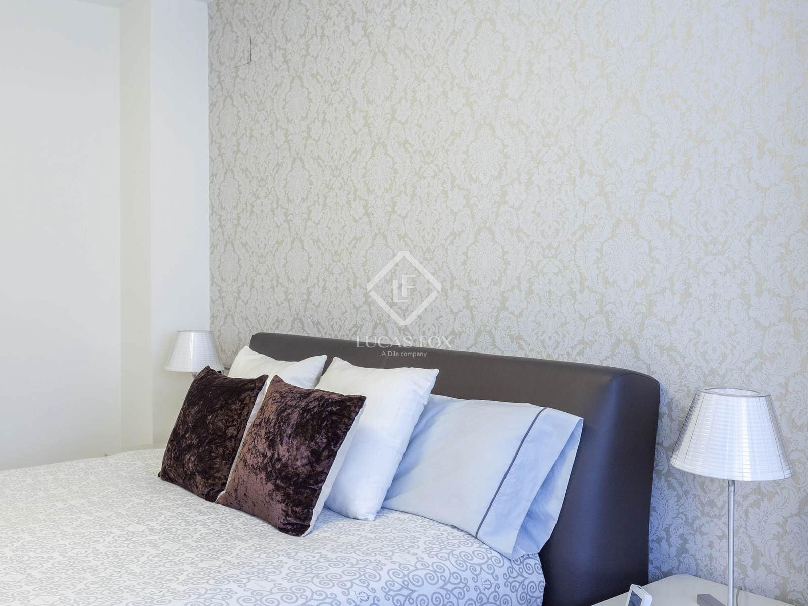 Appartement de 5 chambres à louer à Valence ville avec garage - 3 000 € (Ref: 7788173)