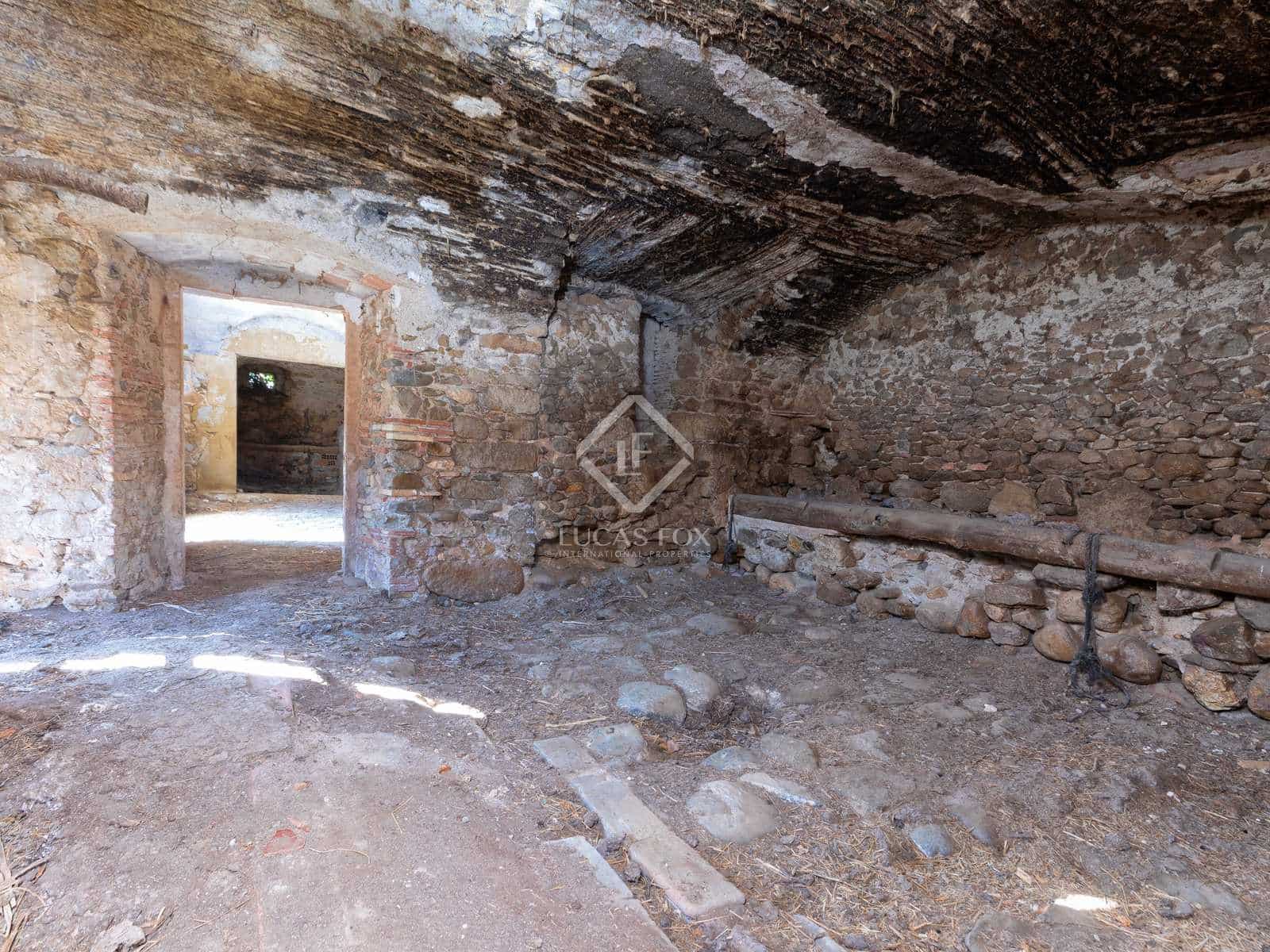 6 soveværelse Finca/Landehus til salg i Casavells - € 799.000 (Ref: 7790273)