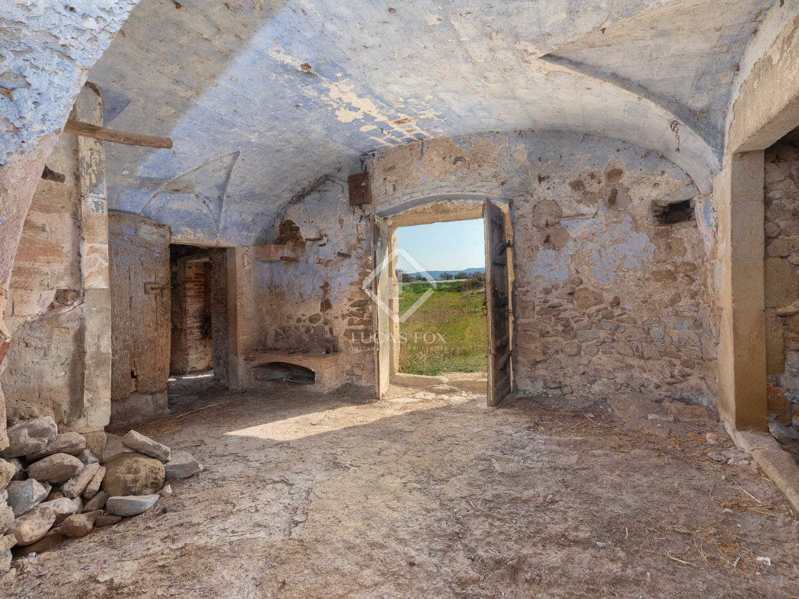 6 soveværelse Finca/Landehus til salg i Casavells - € 799.000 (Ref: 7790273)