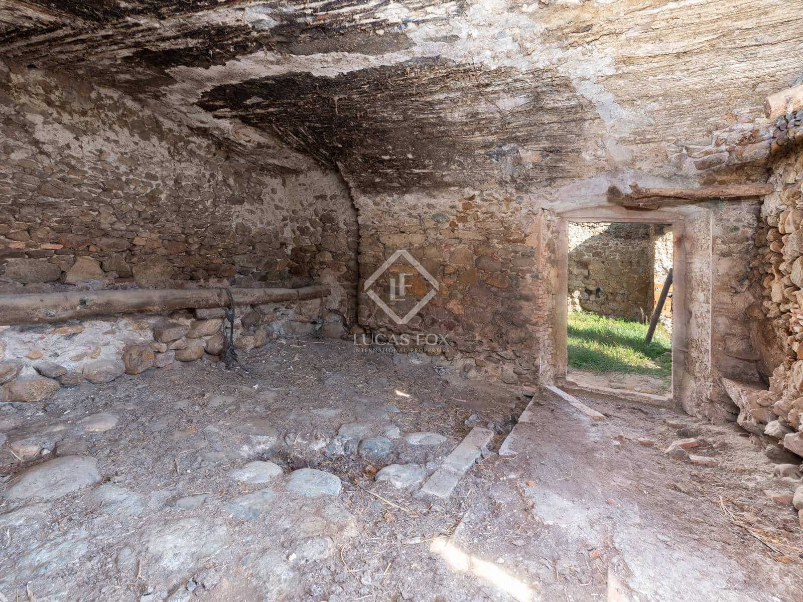 6 soveværelse Finca/Landehus til salg i Casavells - € 799.000 (Ref: 7790273)