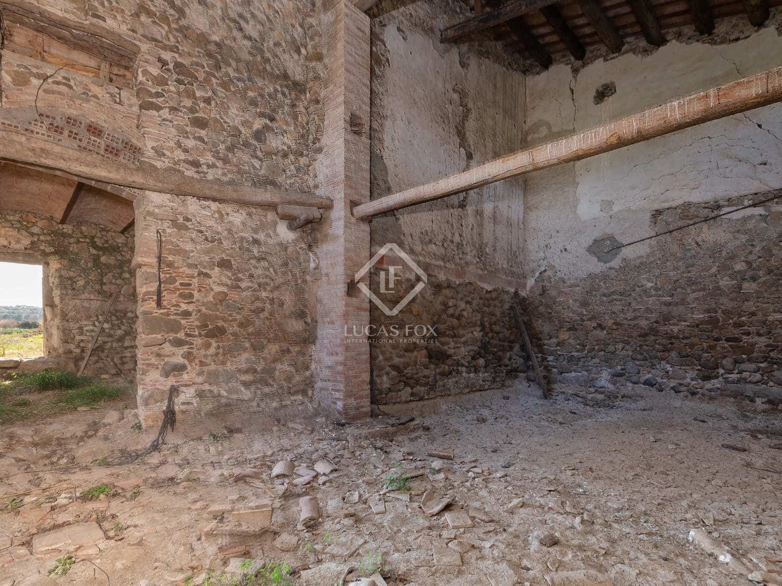 6 soveværelse Finca/Landehus til salg i Casavells - € 799.000 (Ref: 7790273)