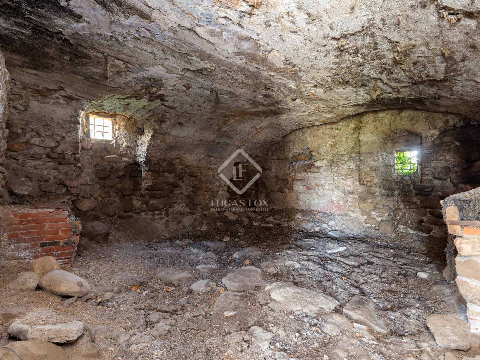 6 soveværelse Finca/Landehus til salg i Casavells - € 799.000 (Ref: 7790273)