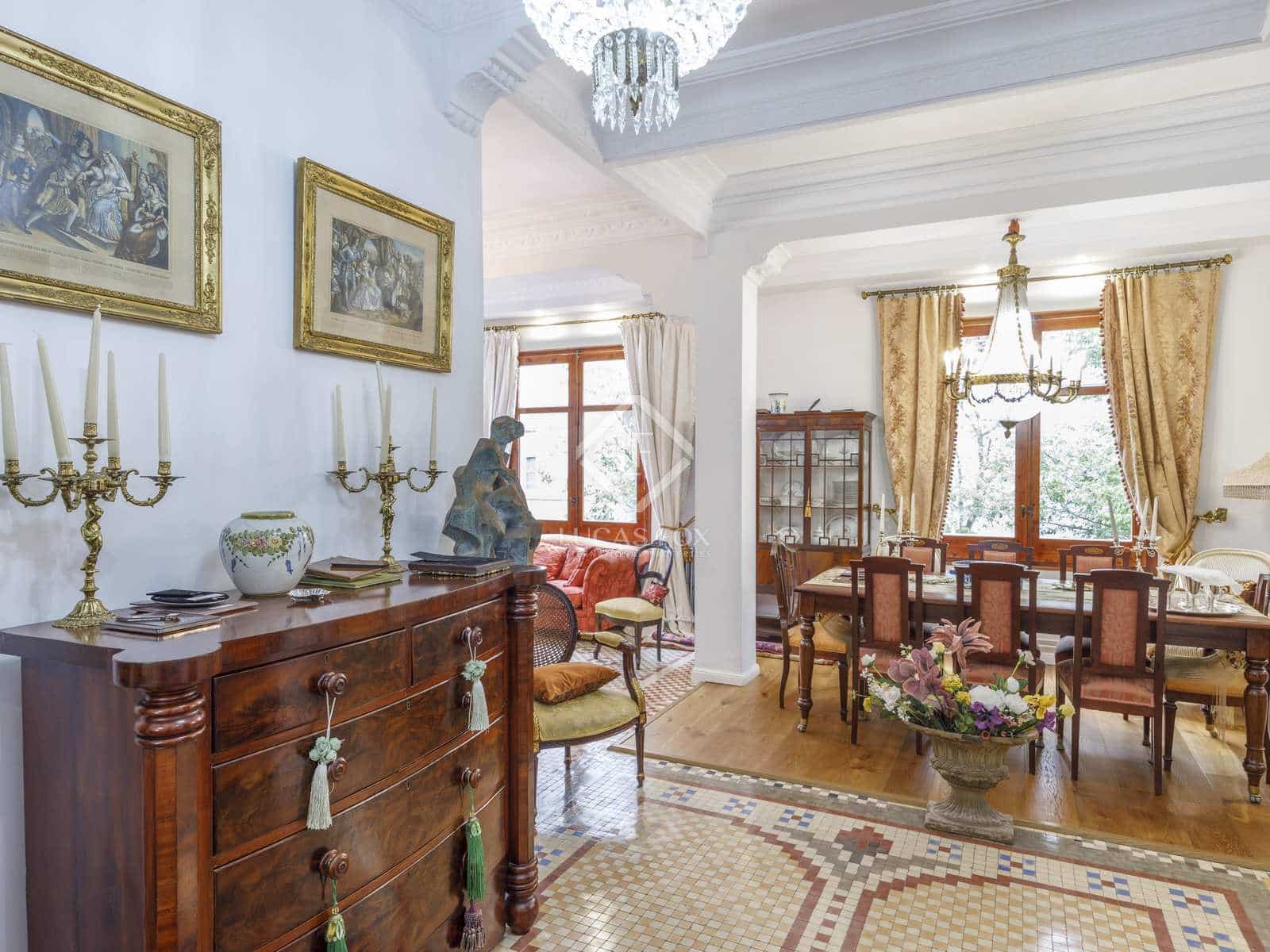 2 bedroom Apartment for sale in Valencia city - € 800,000 (Ref: 7791621)