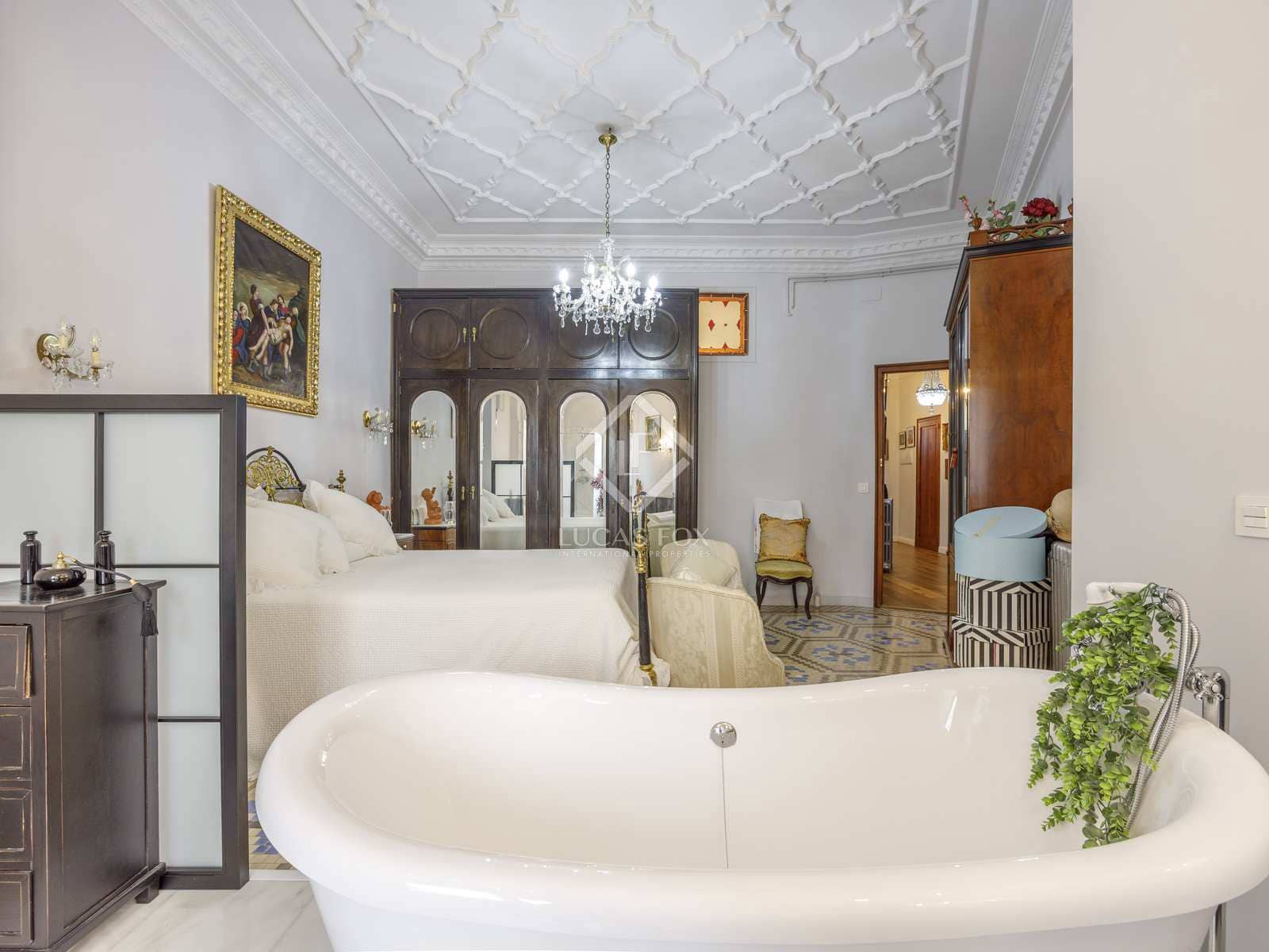 2 bedroom Apartment for sale in Valencia city - € 800,000 (Ref: 7791621)