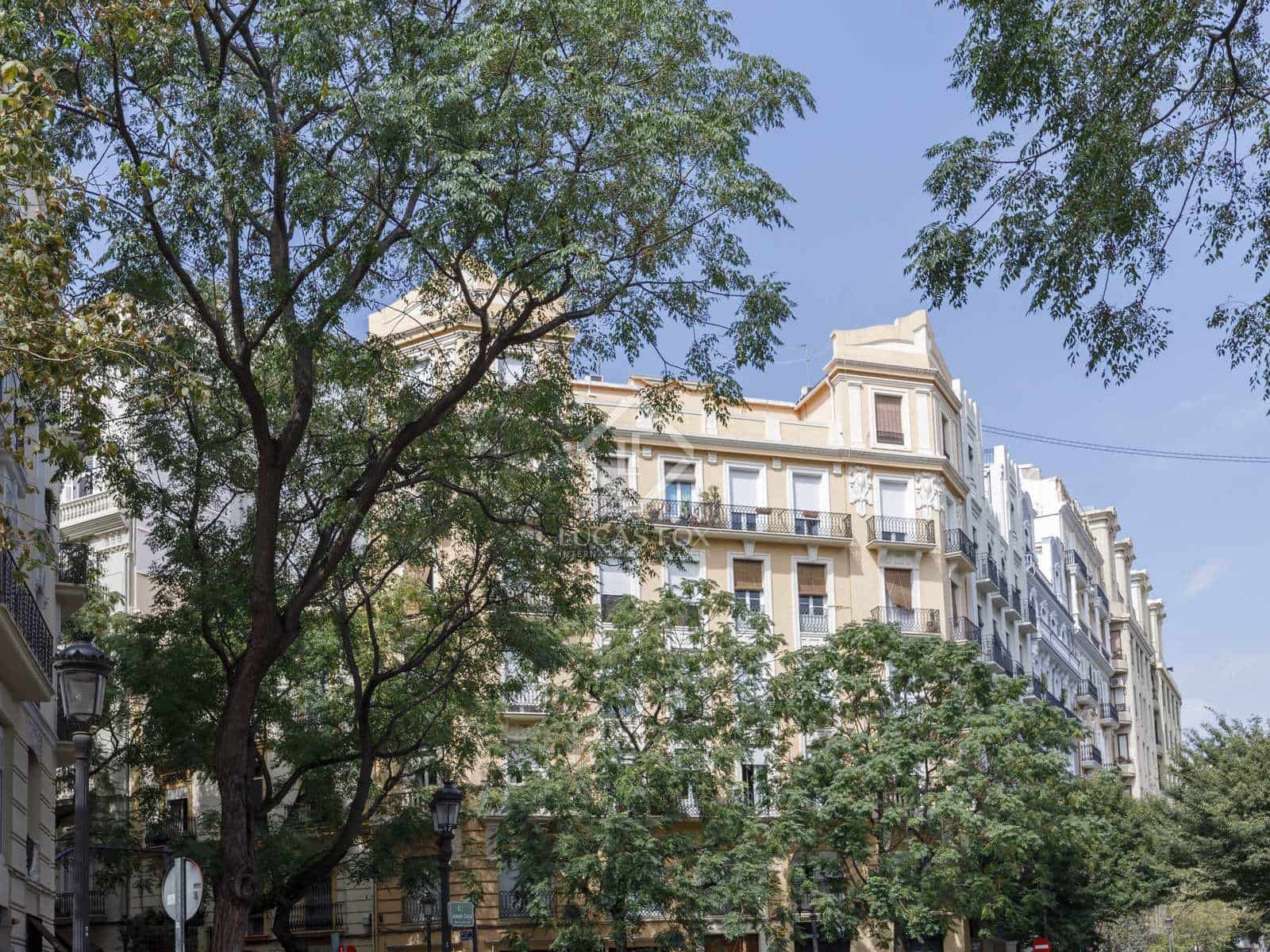 2 bedroom Apartment for sale in Valencia city - € 800,000 (Ref: 7791621)