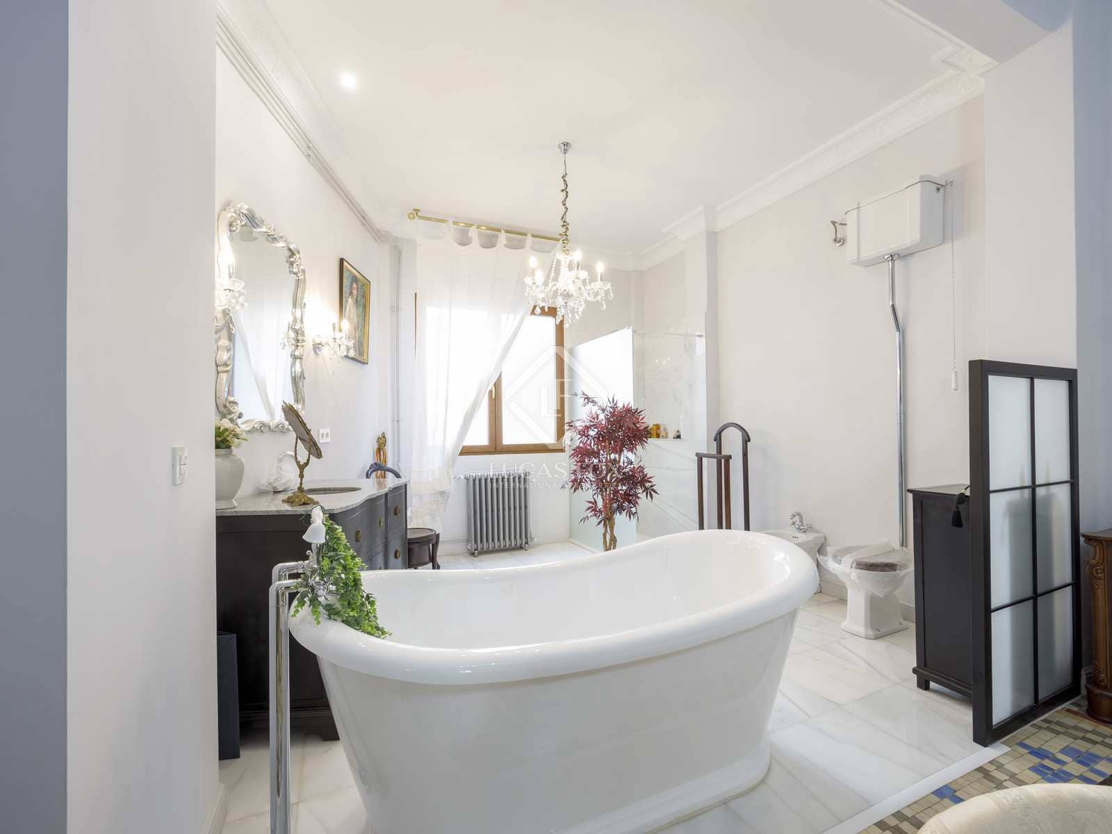 2 bedroom Apartment for sale in Valencia city - € 800,000 (Ref: 7791621)