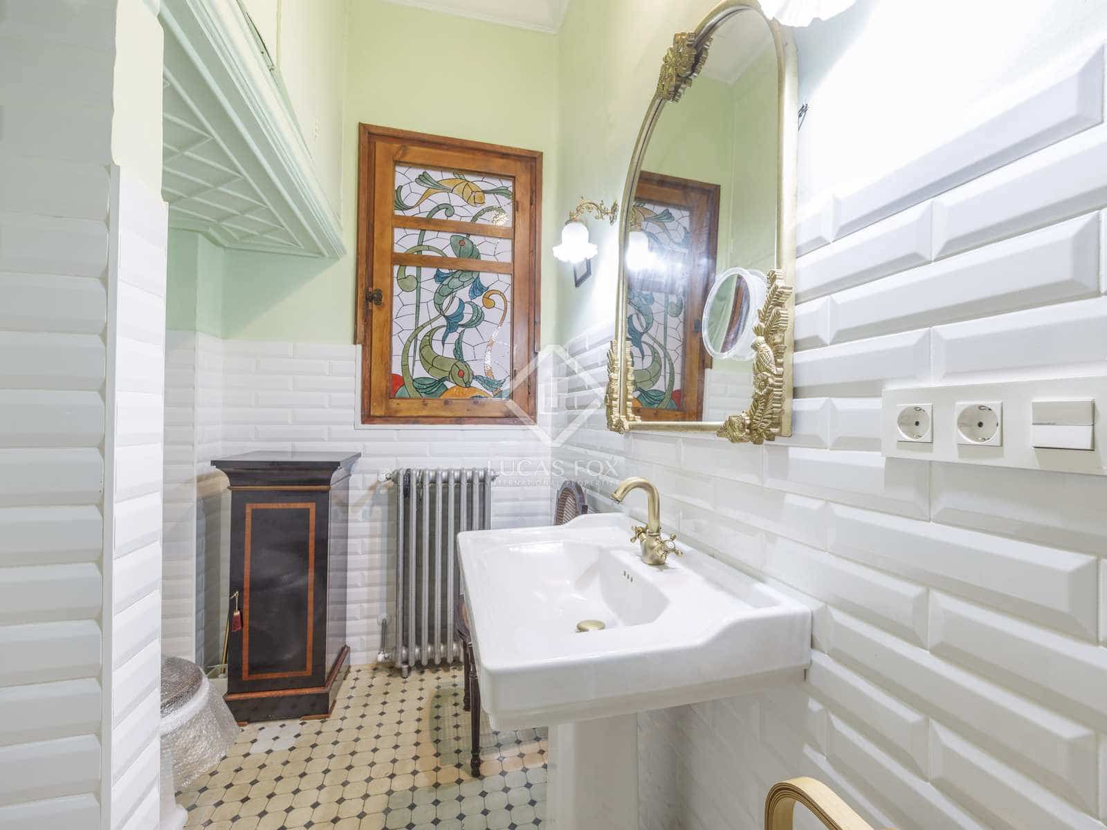 2 bedroom Apartment for sale in Valencia city - € 800,000 (Ref: 7791621)