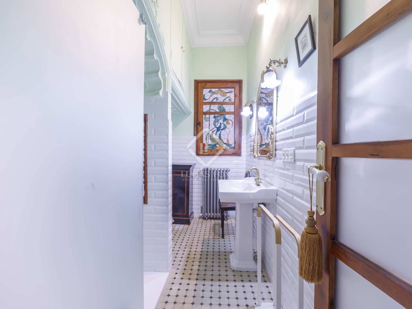 2 bedroom Apartment for sale in Valencia city - € 800,000 (Ref: 7791621)