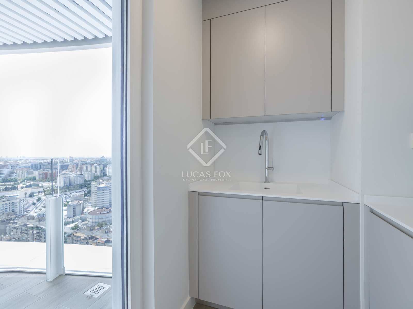 2 soverom Leilighet til leie i Valencia by med svømmebasseng garasje - € 2 400 (Ref: 7791622)