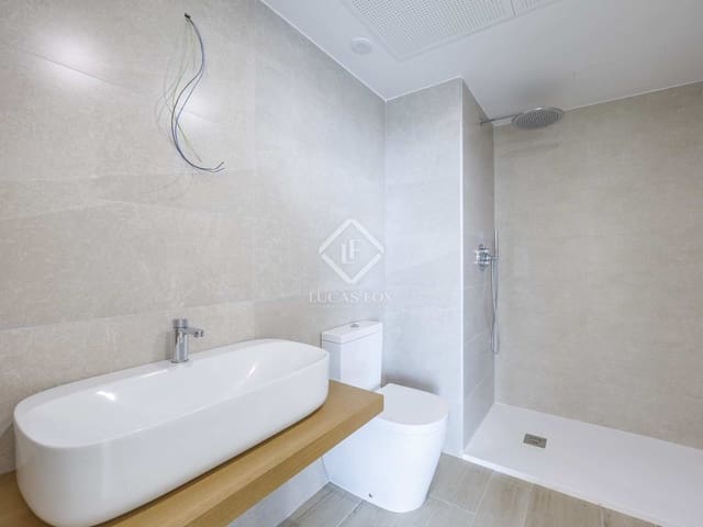 2 soverom Leilighet til leie i Valencia by med svømmebasseng garasje - € 2 400 (Ref: 7791622)