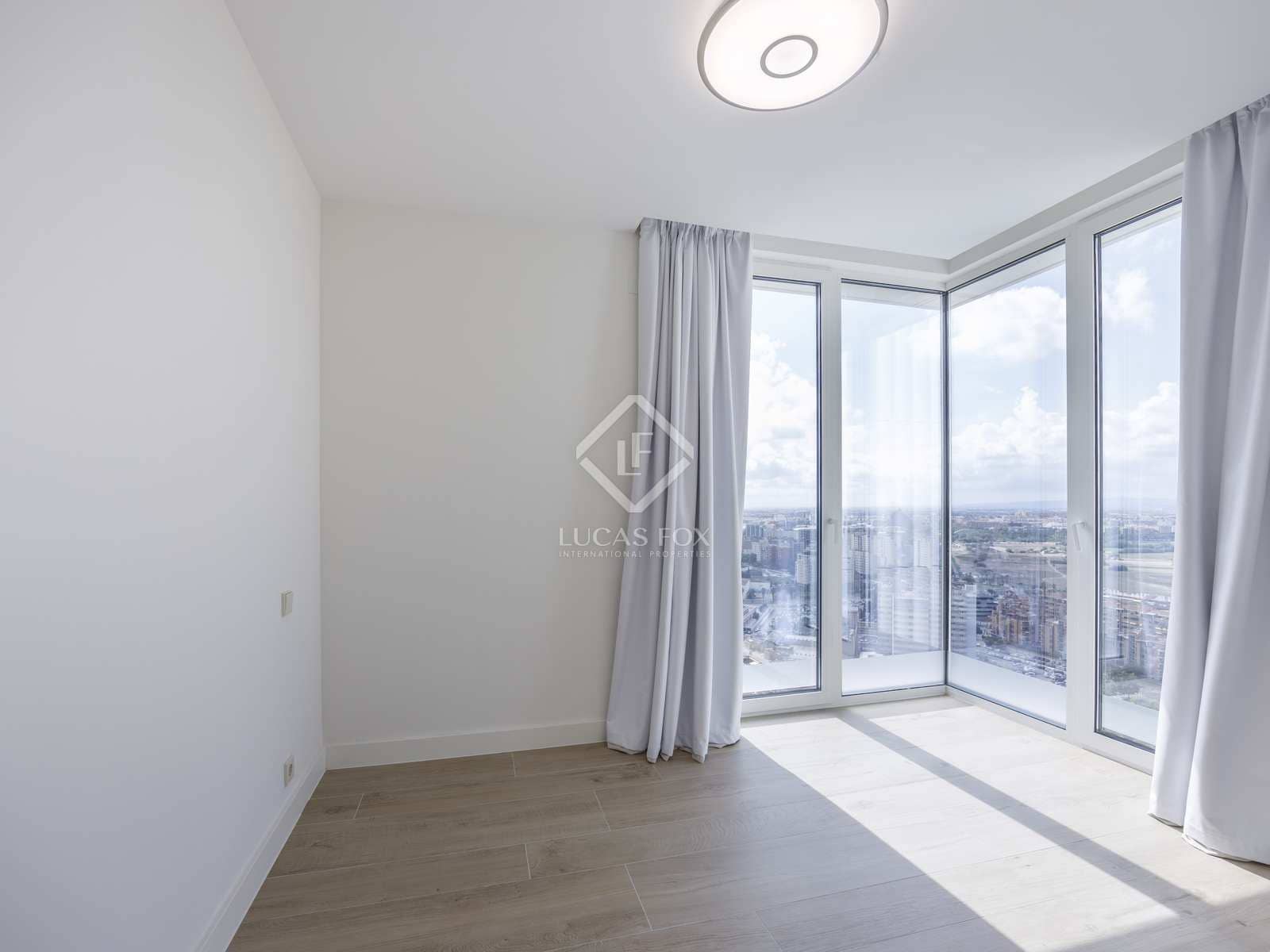 2 soverom Leilighet til leie i Valencia by med svømmebasseng garasje - € 2 400 (Ref: 7791622)