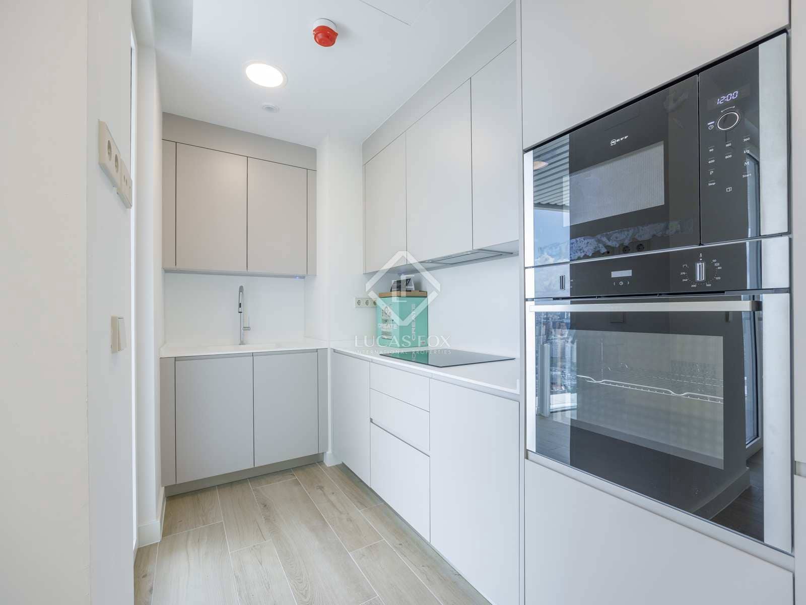 2 soverom Leilighet til leie i Valencia by med svømmebasseng garasje - € 2 400 (Ref: 7791622)