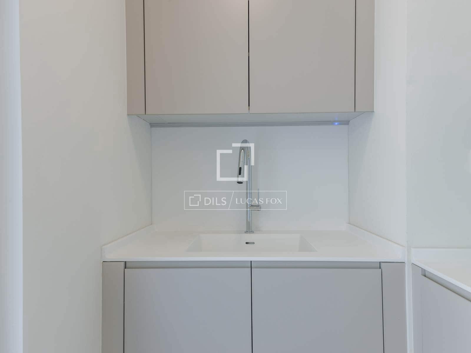 2 soverom Leilighet til leie i Valencia by med svømmebasseng garasje - € 2 400 (Ref: 7791622)