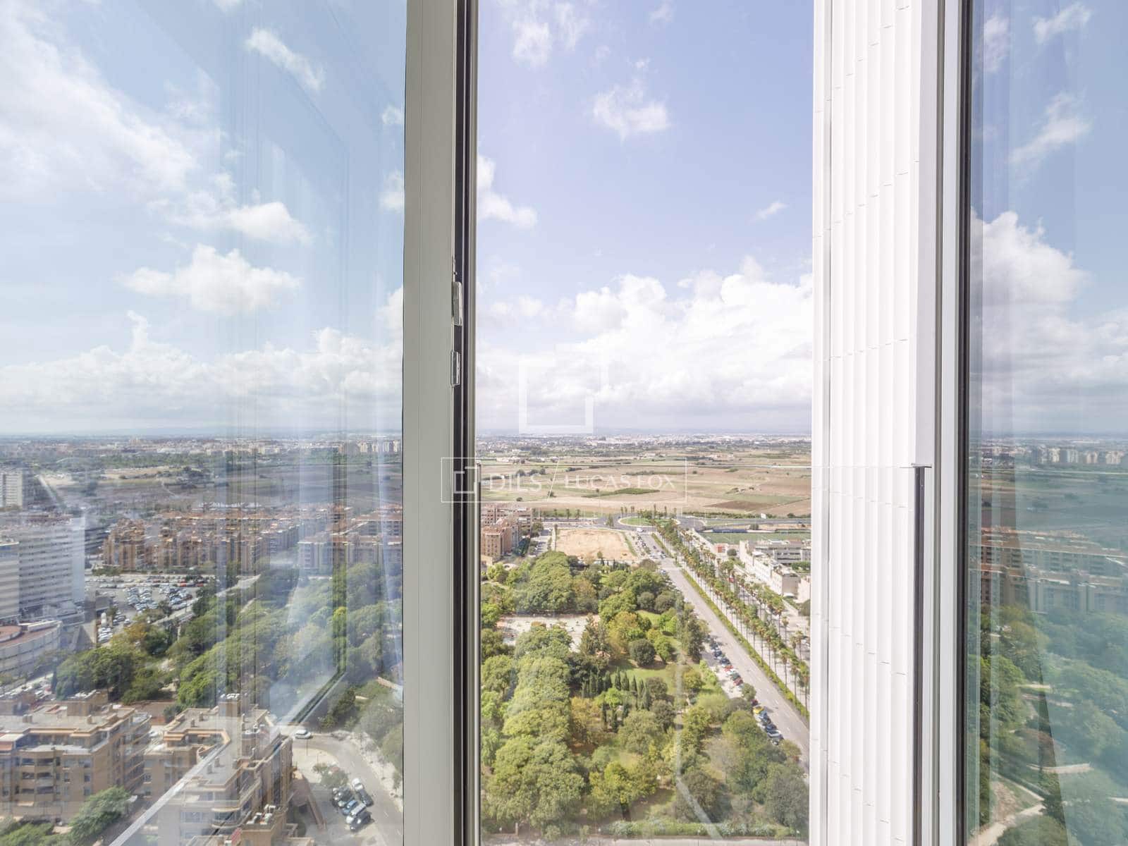 2 soverom Leilighet til leie i Valencia by med svømmebasseng garasje - € 2 400 (Ref: 7791622)