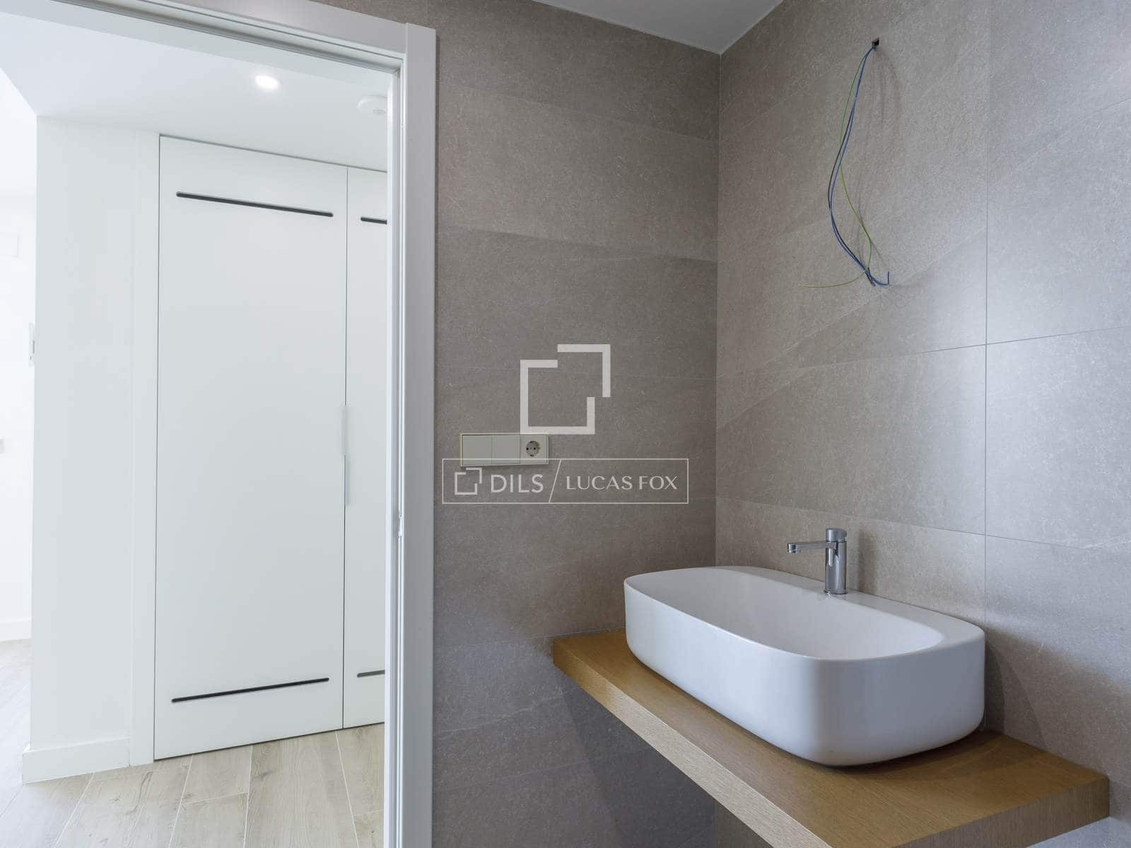 2 soverom Leilighet til leie i Valencia by med svømmebasseng garasje - € 2 400 (Ref: 7791622)