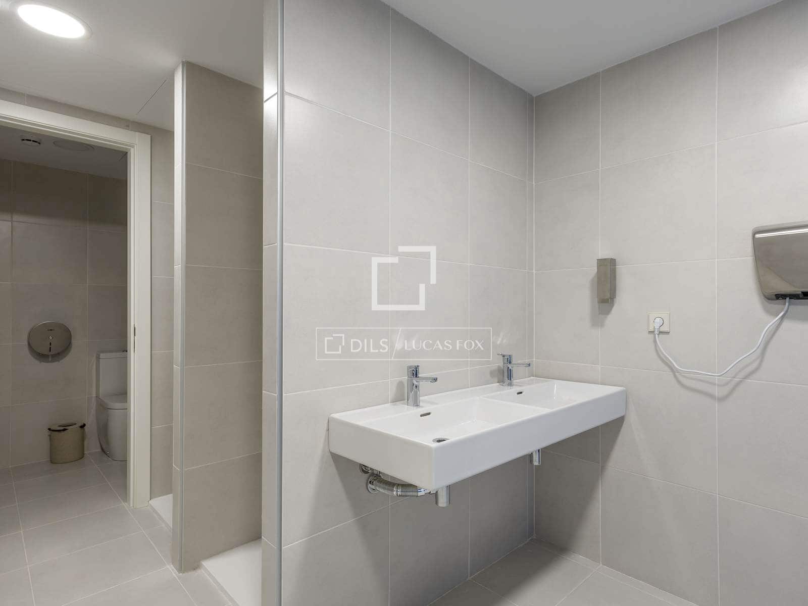 2 soverom Leilighet til leie i Valencia by med svømmebasseng garasje - € 2 400 (Ref: 7791622)