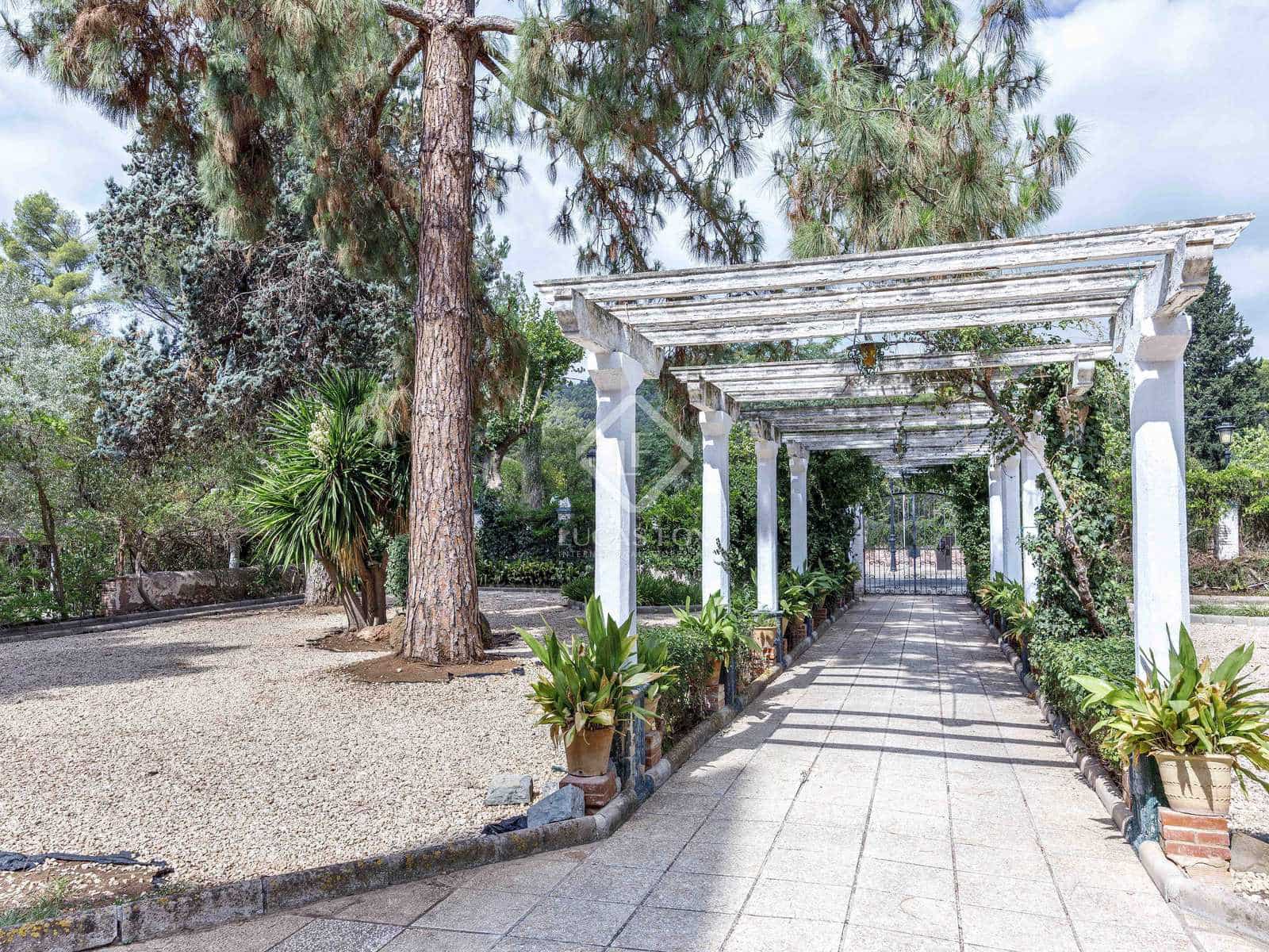 9 bedroom Villa for sale in Naquera with pool garage - € 1,300,000 (Ref: 7798152)