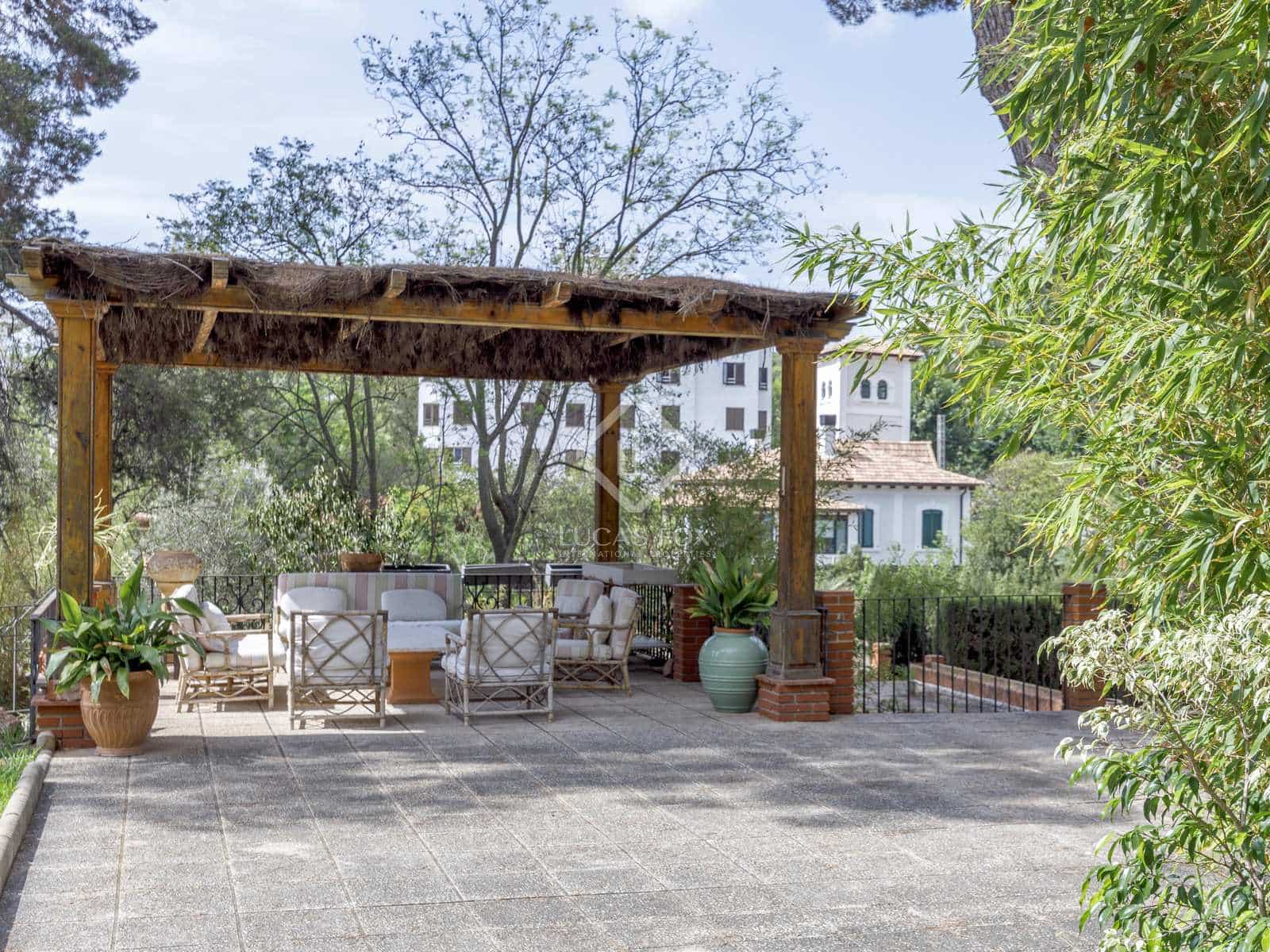 9 bedroom Villa for sale in Naquera with pool garage - € 1,300,000 (Ref: 7798152)