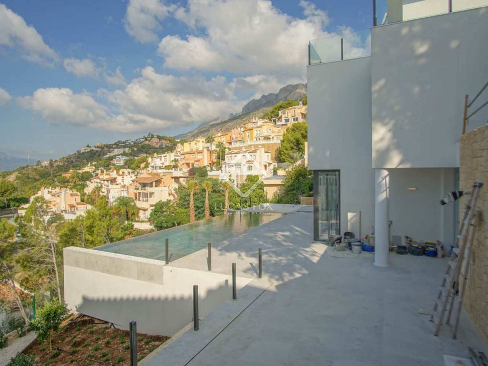 5 bedroom Villa for sale in Altea with pool garage - € 2,500,000 (Ref: 7800712)