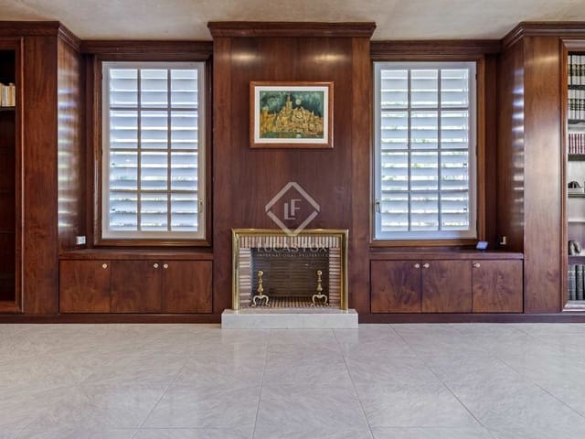 5 bedroom Villa for sale in Tarragona city with pool garage - € 1,075,000 (Ref: 7808132)