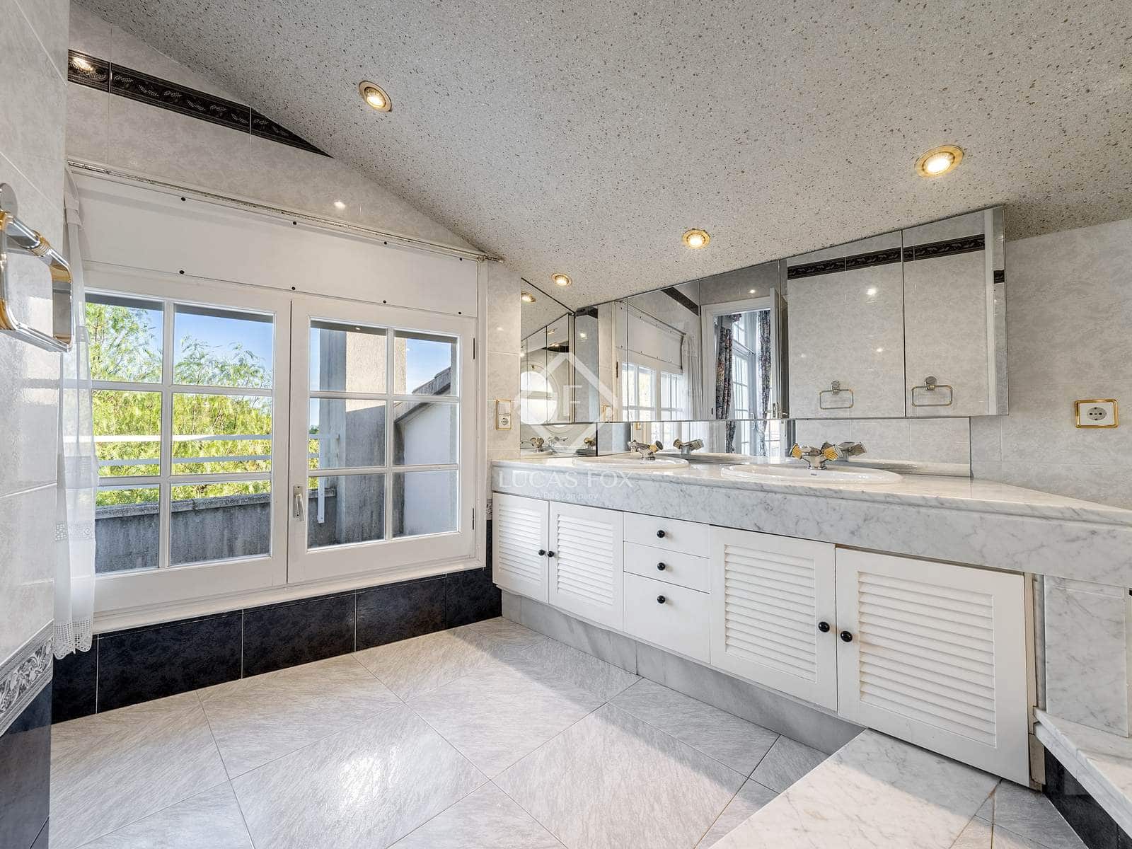 5 soveværelse Villa til salg i Tarragona by med swimmingpool garage - € 1.075.000 (Ref: 7808132)