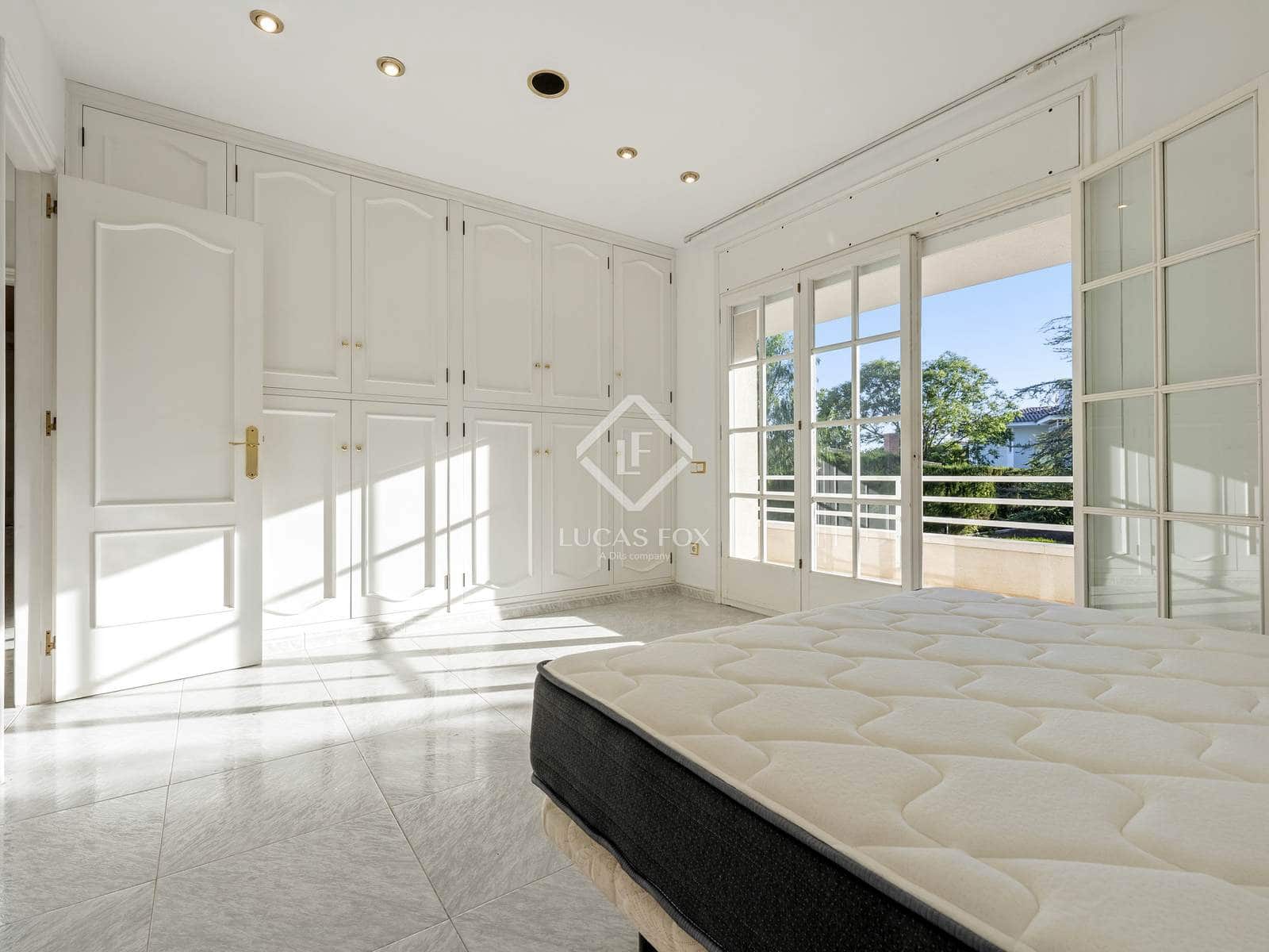 5 soveværelse Villa til salg i Tarragona by med swimmingpool garage - € 1.075.000 (Ref: 7808132)