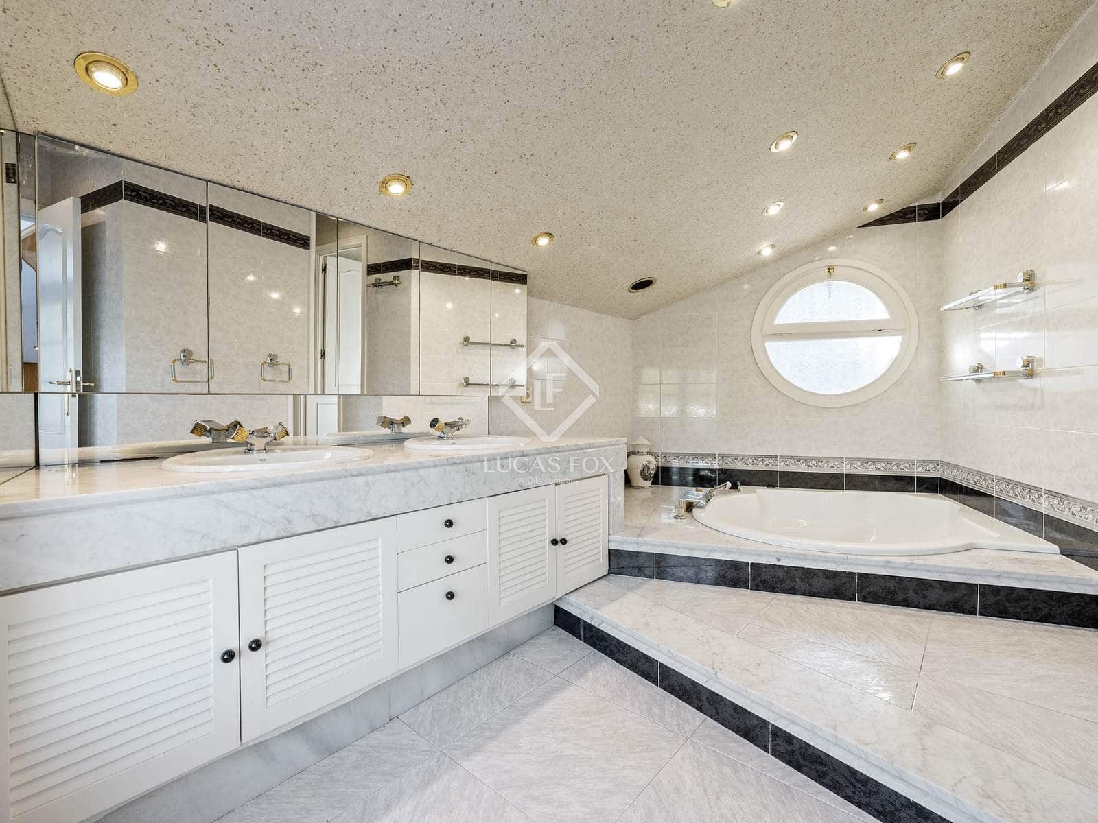 5 soveværelse Villa til salg i Tarragona by med swimmingpool garage - € 1.075.000 (Ref: 7808132)