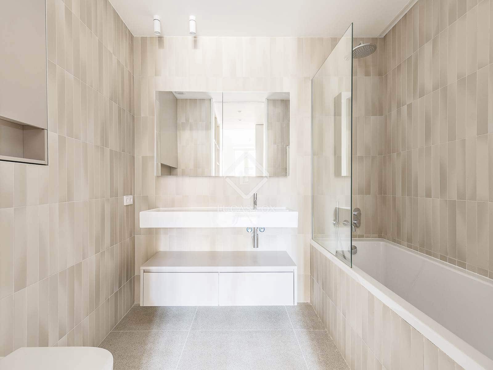 2 slaapkamer Appartement te koop in Barcelona stad - € 1.890.000 (Ref: 7816515)