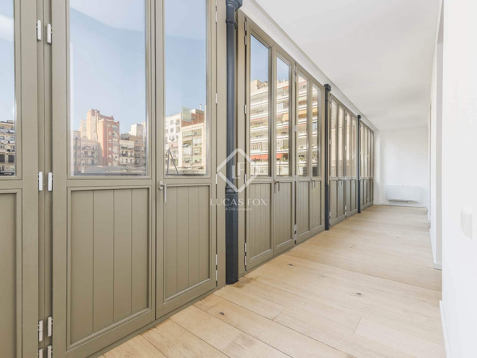 2 slaapkamer Appartement te koop in Barcelona stad - € 1.890.000 (Ref: 7816515)