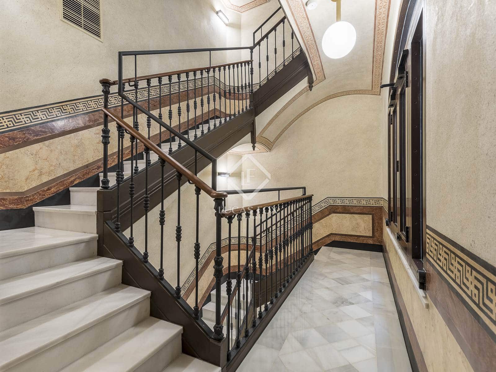 2 slaapkamer Appartement te koop in Barcelona stad - € 1.890.000 (Ref: 7816515)