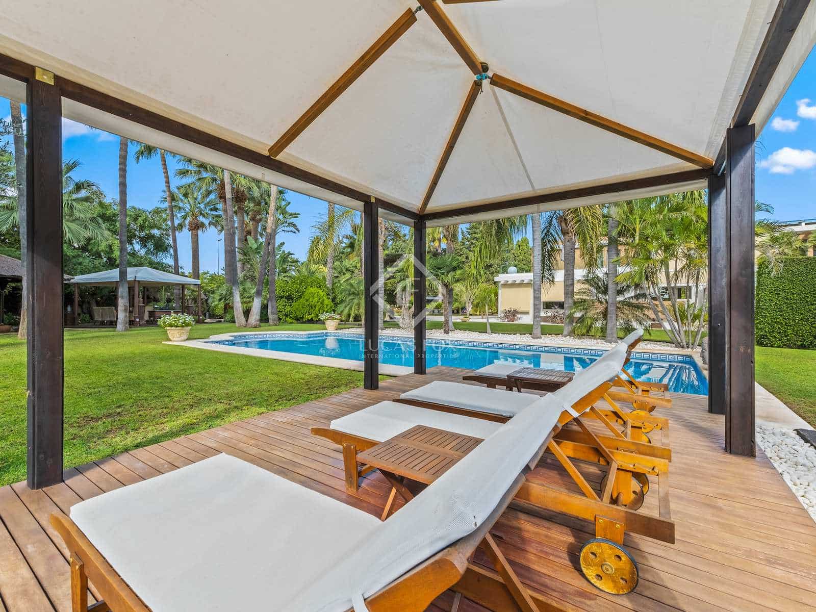 5 chambre Villa/Maison à vendre à Alicante ville avec piscine garage - 5 500 000 € (Ref: 7821059)