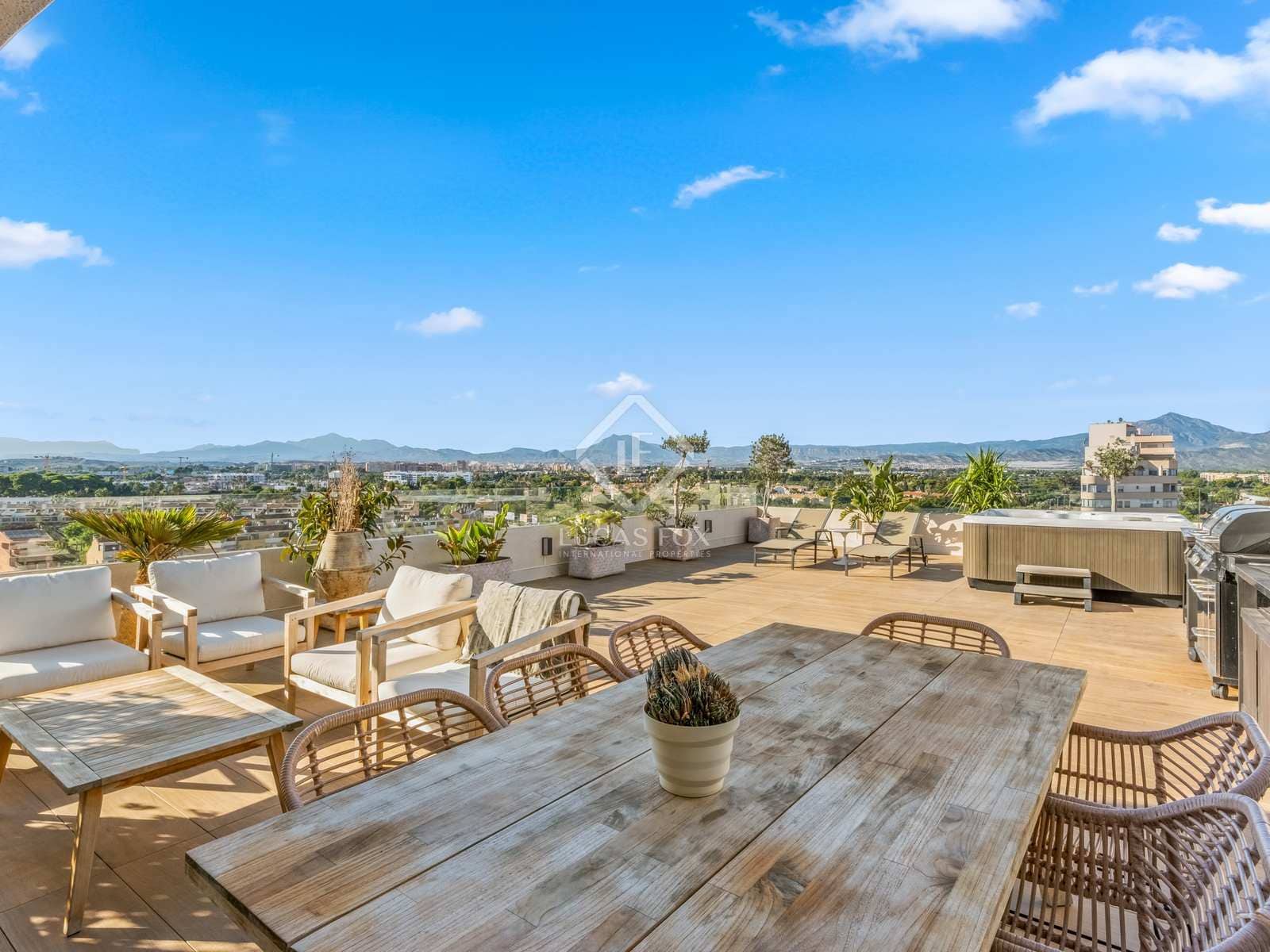 3 sovrum Takvåning till salu i Alicante stad med pool garage - 975 000 € (Ref: 7822972)