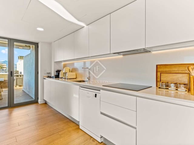 3 sovrum Takvåning till salu i Alicante stad med pool garage - 975 000 € (Ref: 7822972)