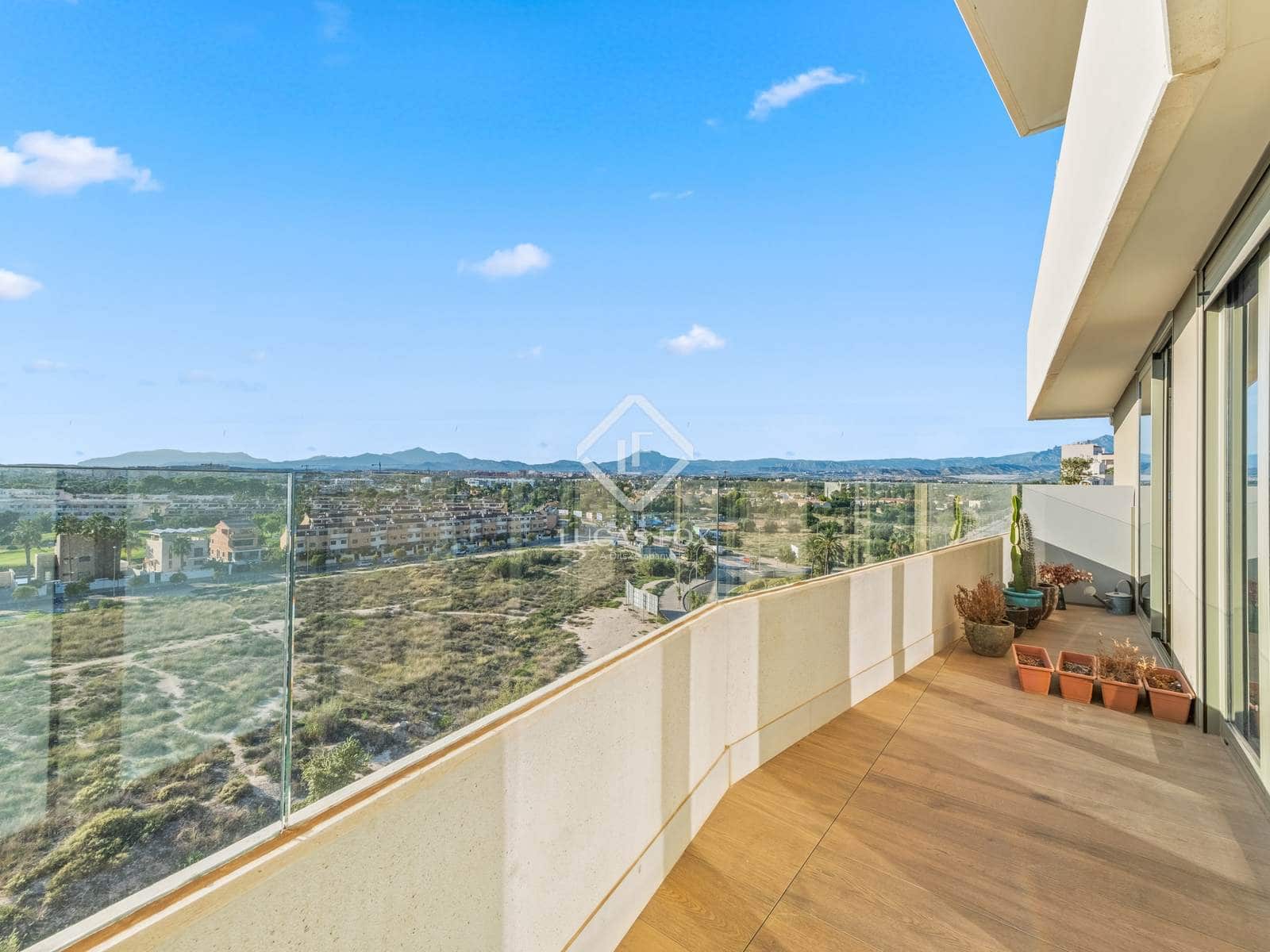 3 sovrum Takvåning till salu i Alicante stad med pool garage - 975 000 € (Ref: 7822972)