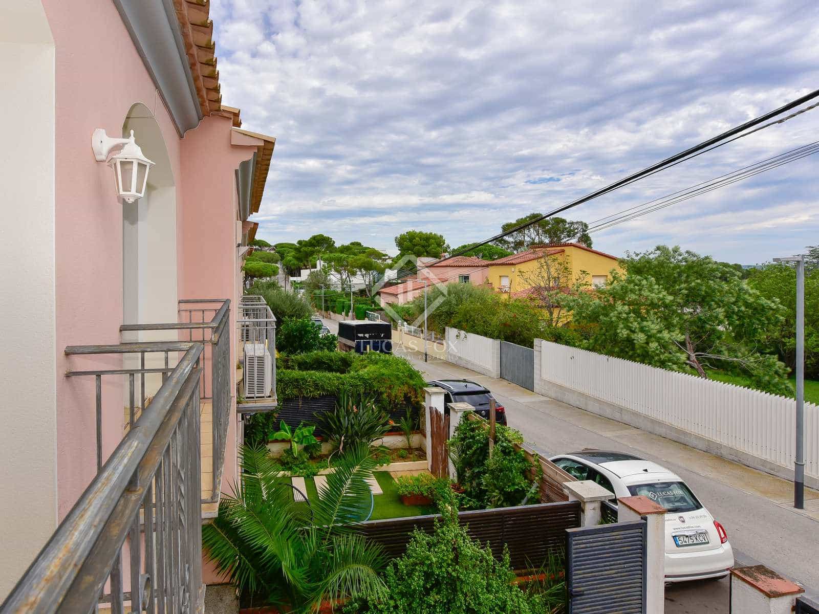 4 slaapkamer Villa te koop in Castell-Platja d'Aro met zwembad garage - € 425.000 (Ref: 7827196)