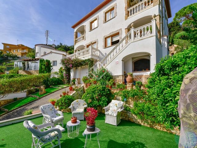 4 chambre Villa/Maison à vendre à Platja d'Aro, Castell-Platja d'Aro avec garage - 590 000 € (Ref: 7829235)