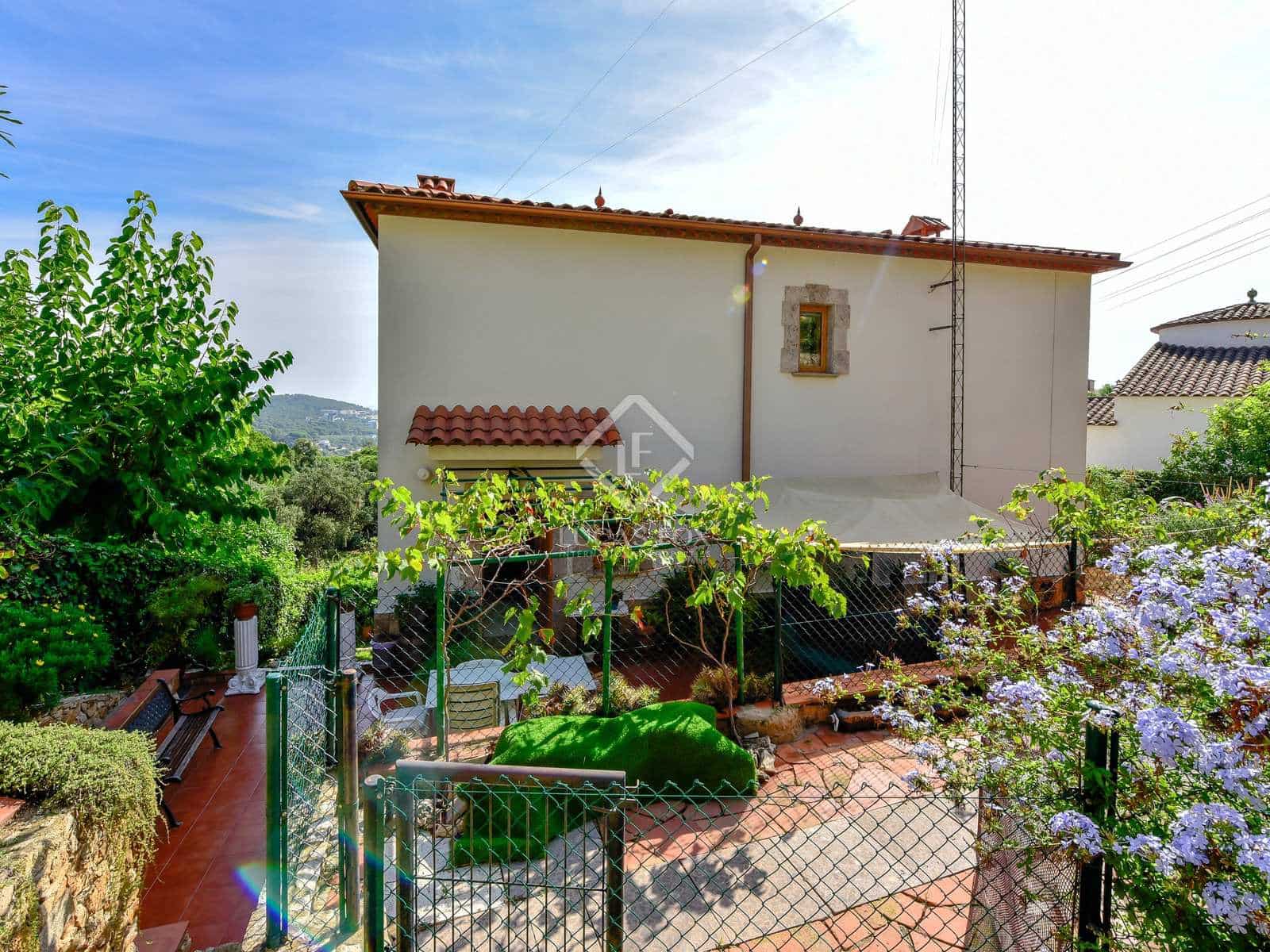 4 sypialnia Willa na sprzedaż w Platja d'Aro z garażem - 590 000 € (Ref: 7829235)