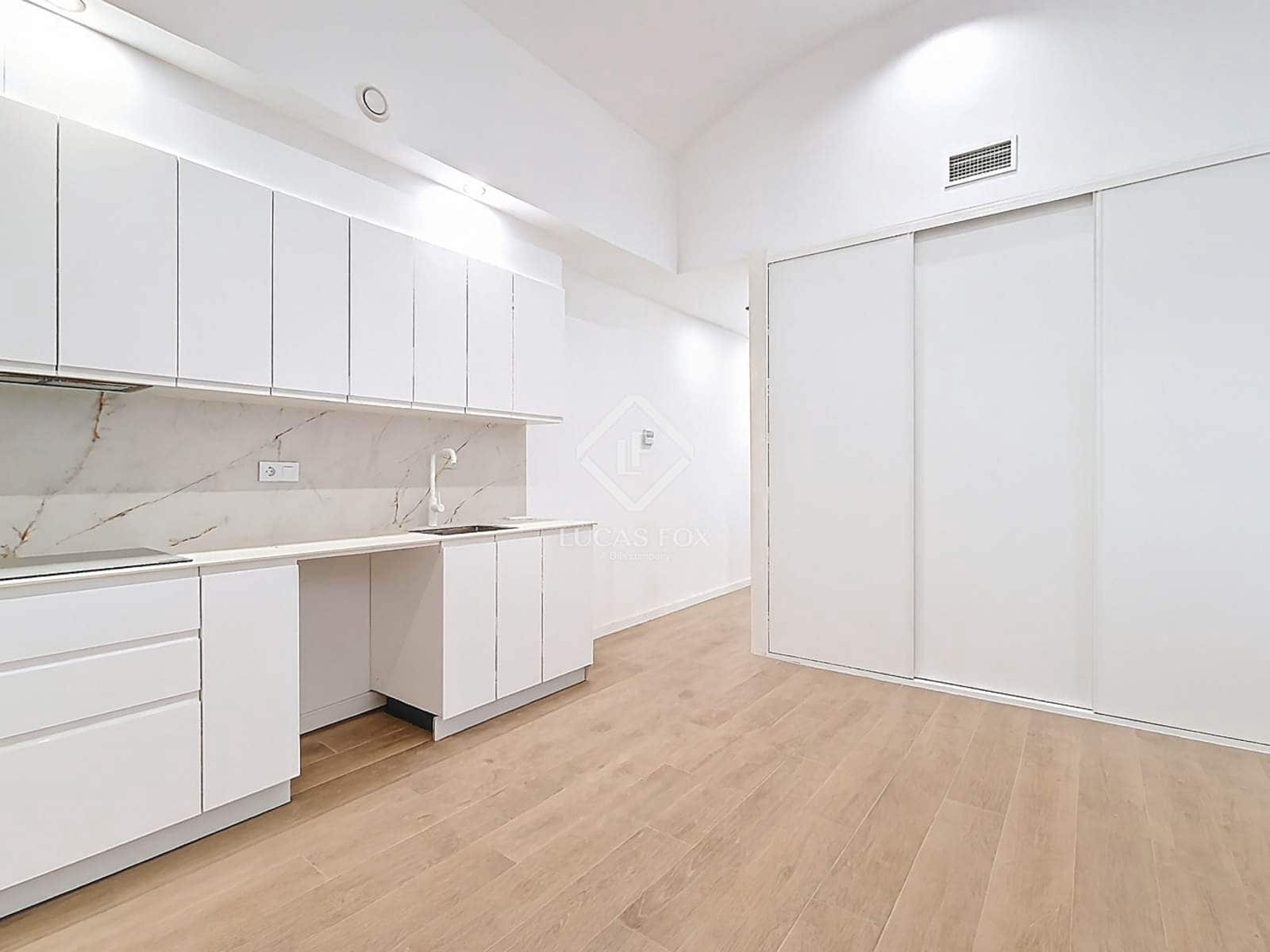 2 bedroom Apartment for sale in Vilanova i la Geltru - € 350,000 (Ref: 7837222)