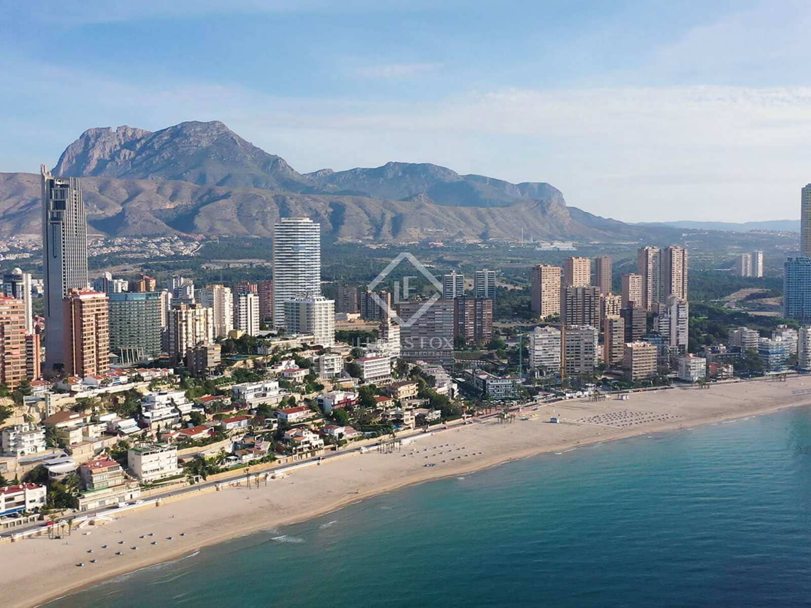 2 soveværelse Lejlighed til salg i Benidorm med swimmingpool garage - € 690.000 (Ref: 7846431)